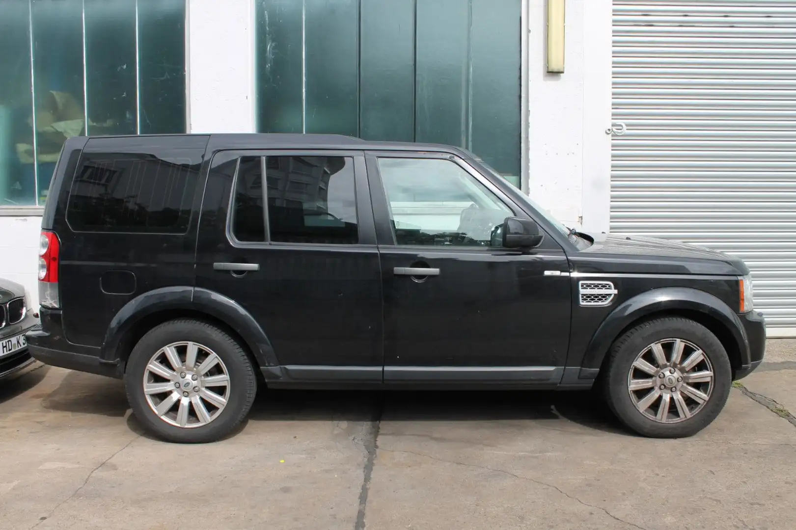 Land Rover Discovery 4 SDV6 HSE Schwarz - 2