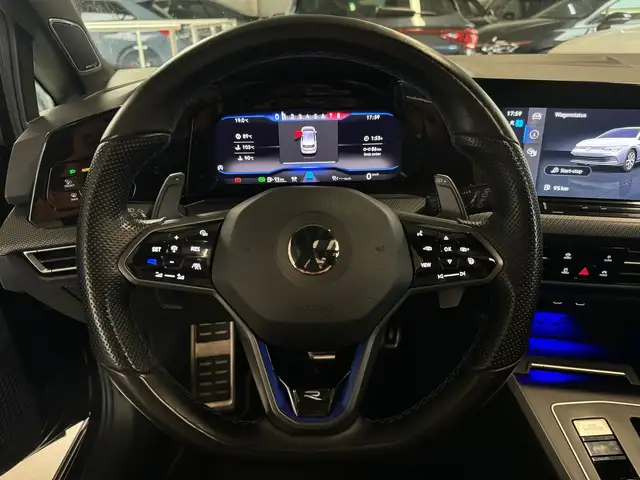 Volkswagen Golf view 9