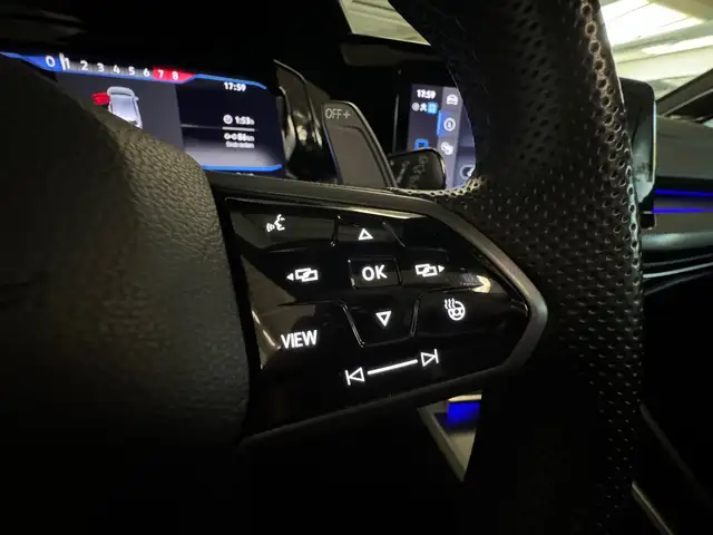 Volkswagen Golf view 10