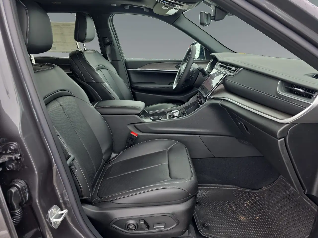 Jeep Grand Cherokee photo Jeep Grand Cherokee