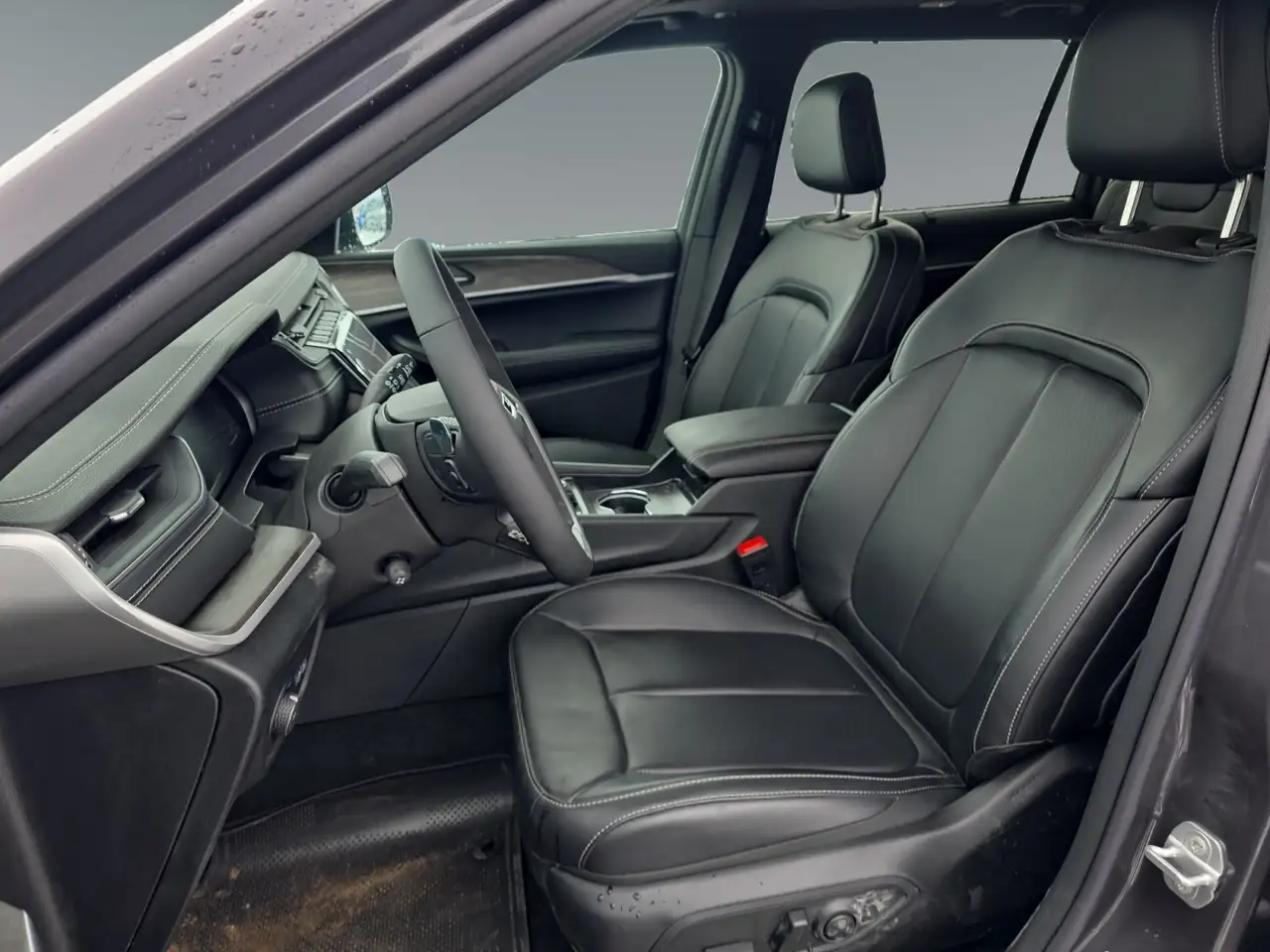 Jeep Grand Cherokee photo Jeep Grand Cherokee