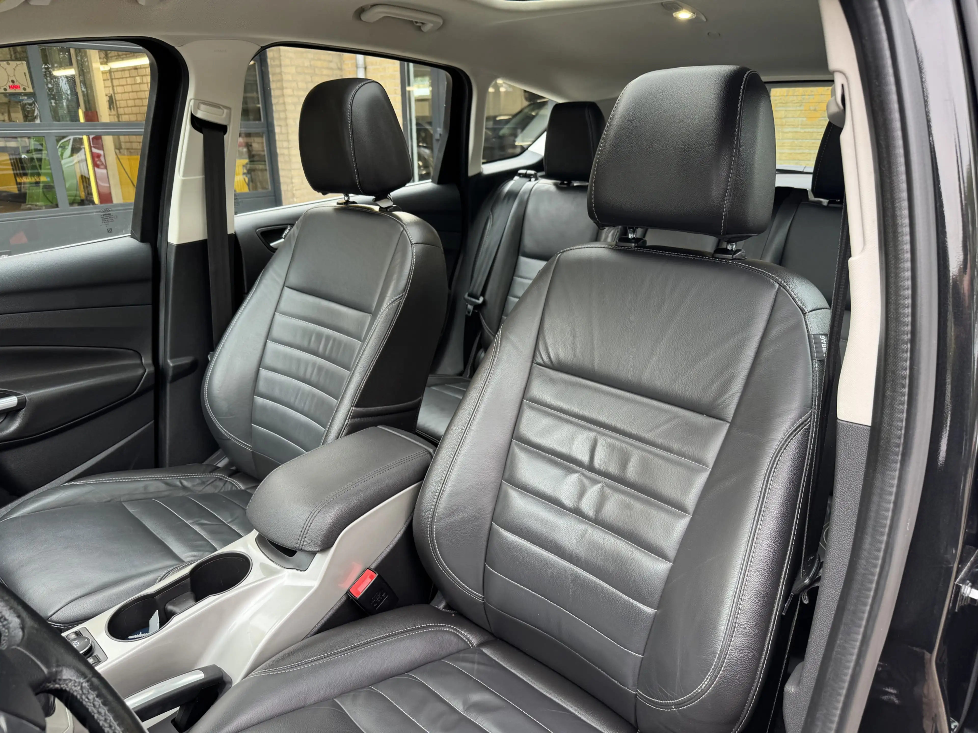 Ford C-Max 2.0 Plug-in Hybrid Titanium Plus Climate Control P — photo 4