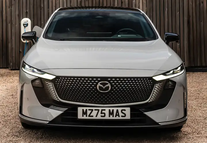 Mazda 2023, foto 11
