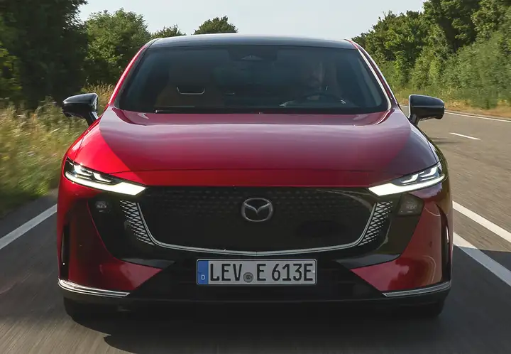Mazda 2023, foto 4