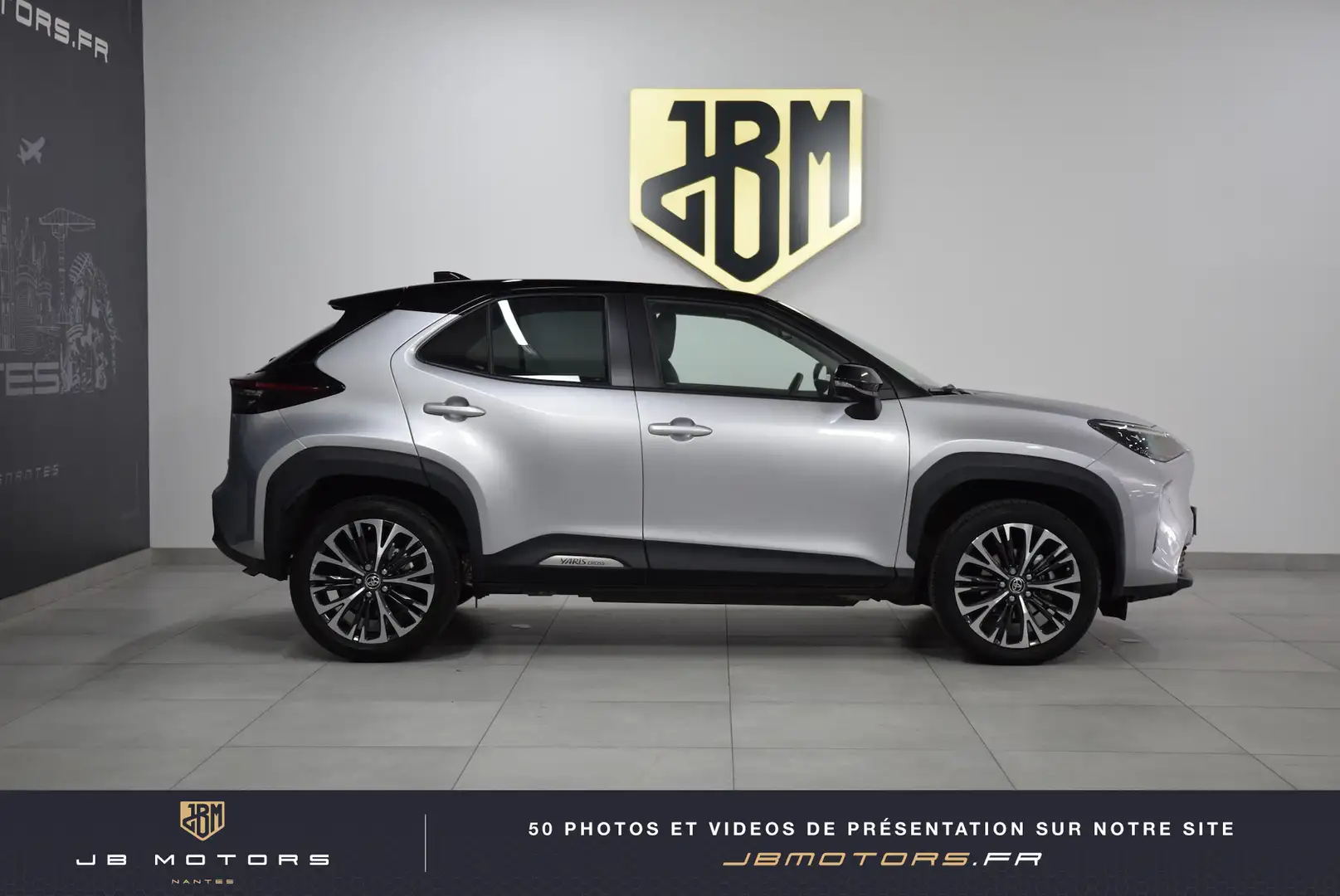 Toyota Yaris Cross 116h 2WD Collection Gris - 2