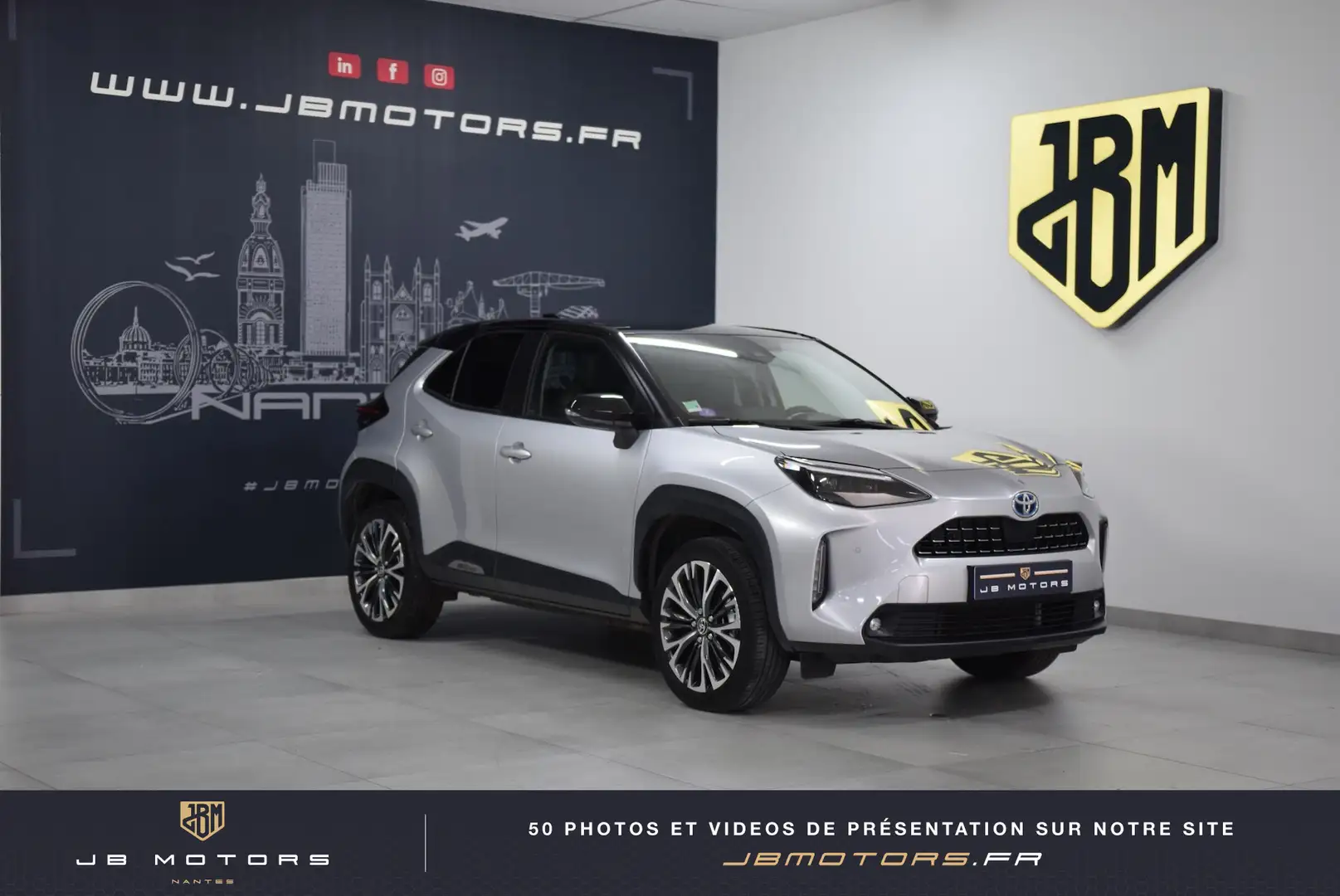 Toyota Yaris Cross 116h 2WD Collection Gris - 1