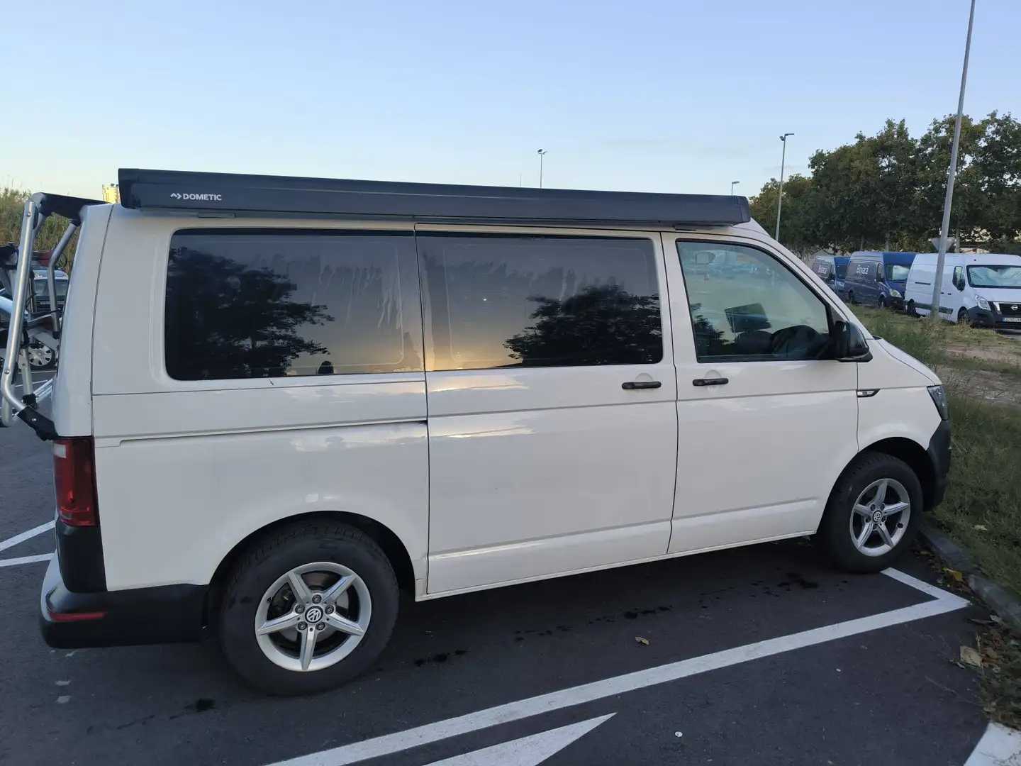 Volkswagen T6 Transporter Volkswagen Transporter T6 Kombi Corto TM 2.0 TDI SCR BMT 102 CV, manual Blanco - 2