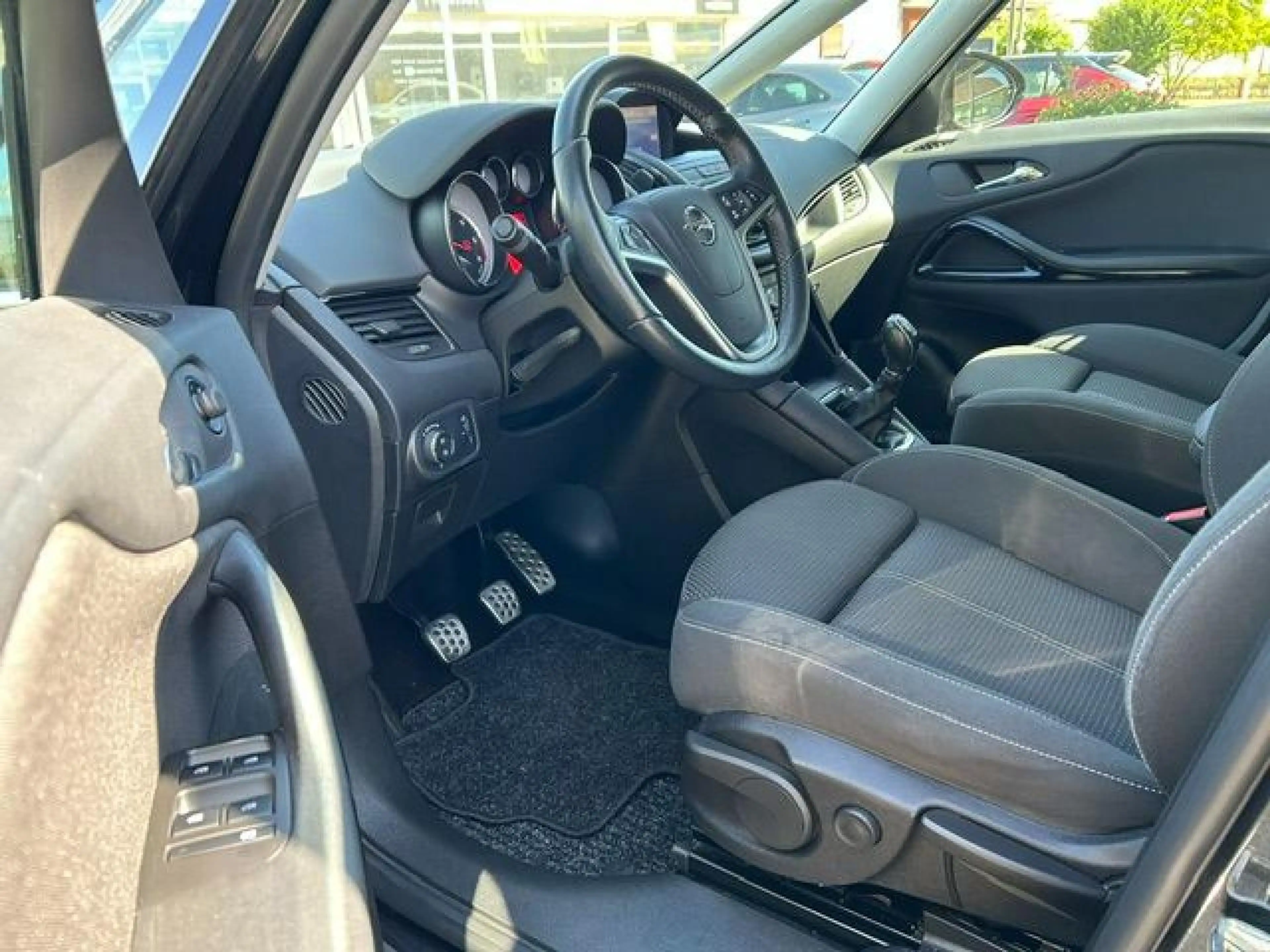 Opel Zafira Tourer Sport — photo 10