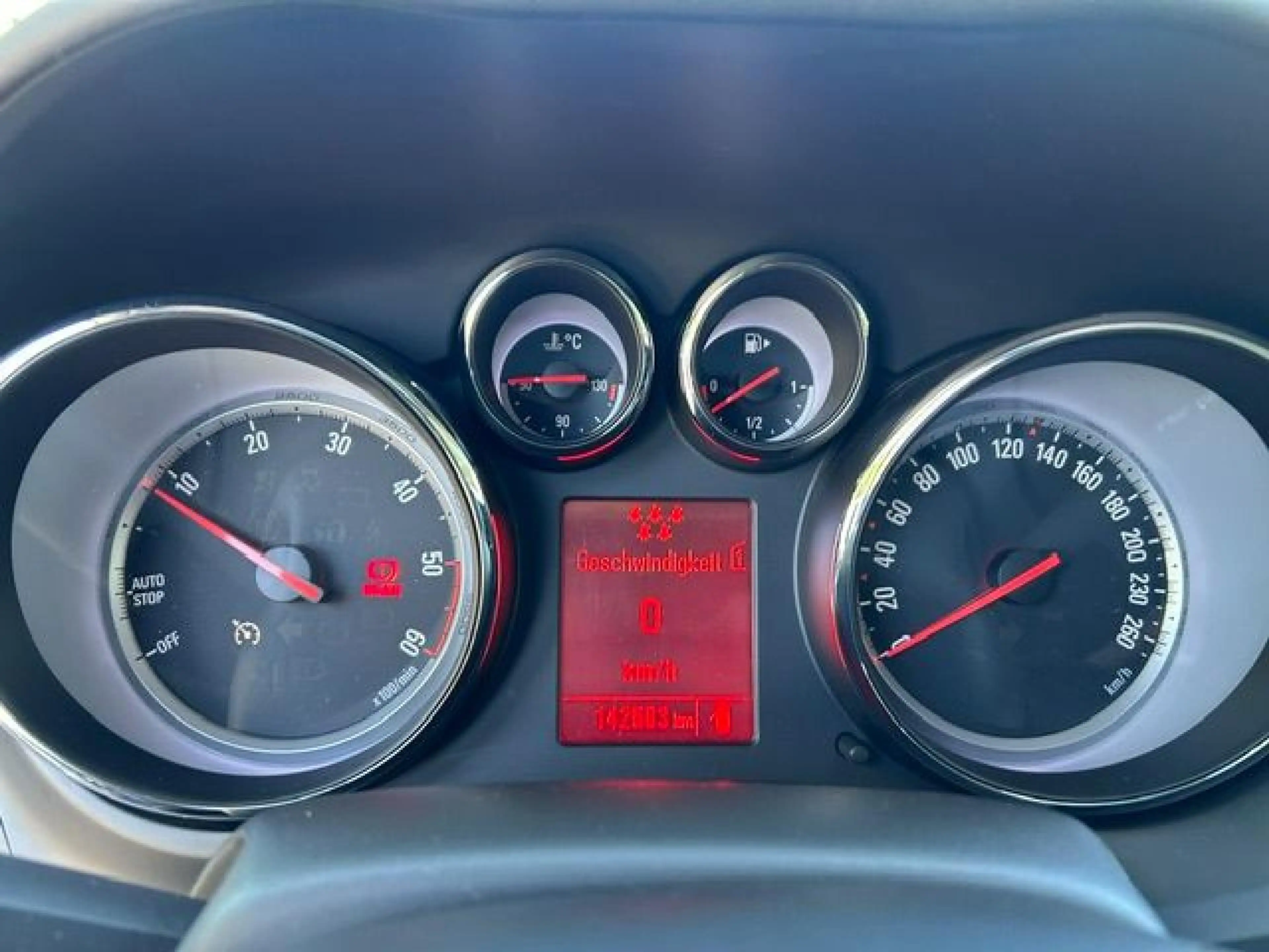 Opel Zafira Tourer Sport — photo 11