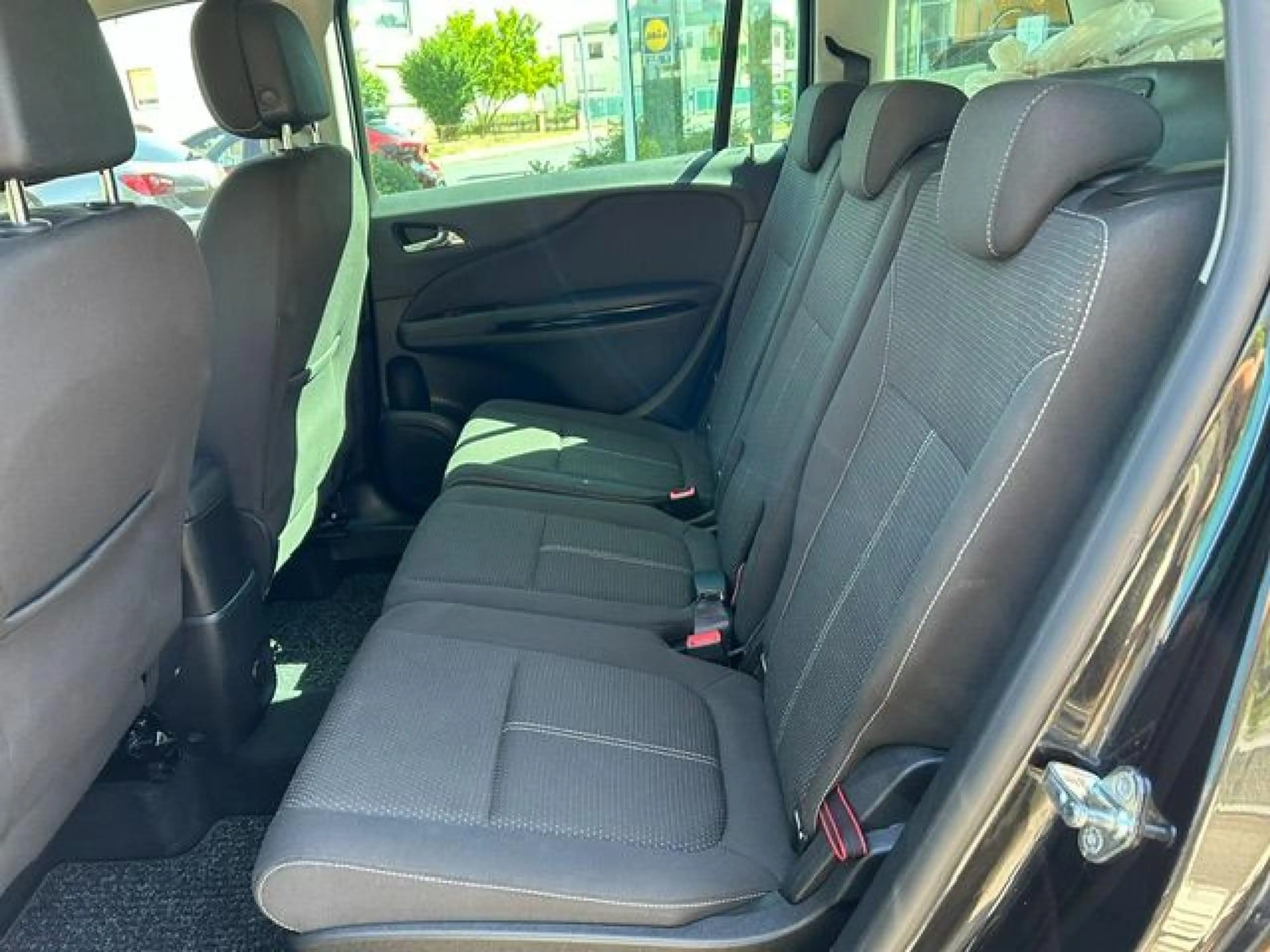 Opel Zafira Tourer Sport — photo 13