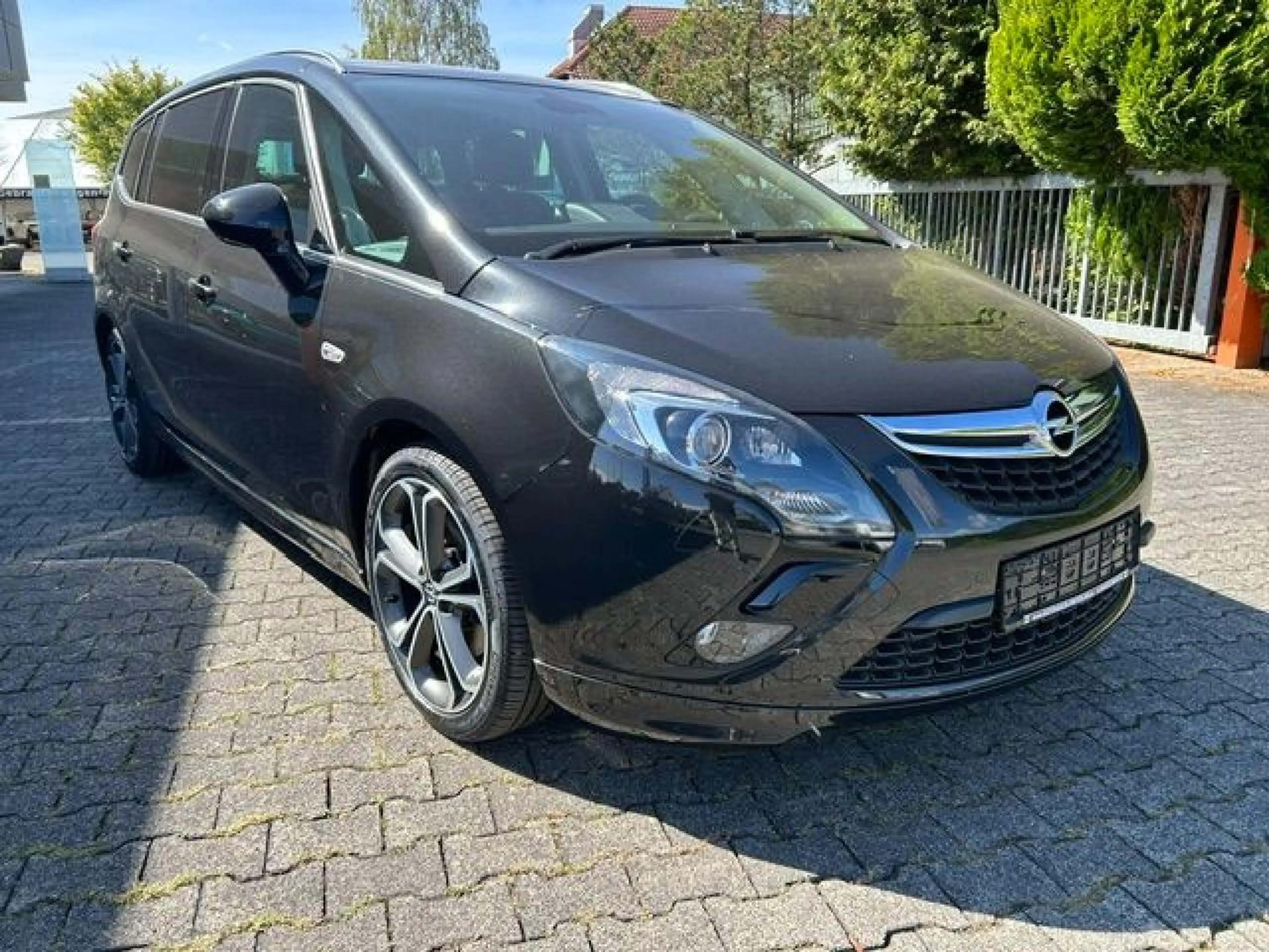Opel Zafira Tourer Sport — photo 3