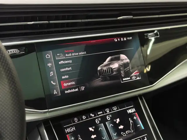 Audi Q7 view 15
