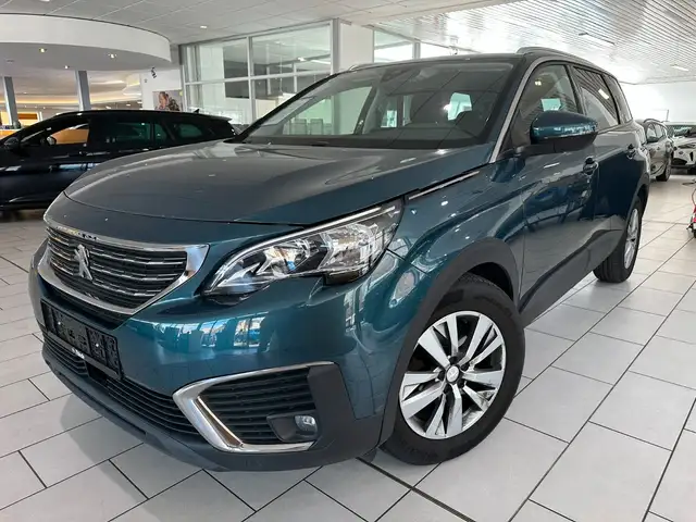 Peugeot 5008 Active Busines 1.2 VIRTUAL/NAVI/PDC+CAM/LED