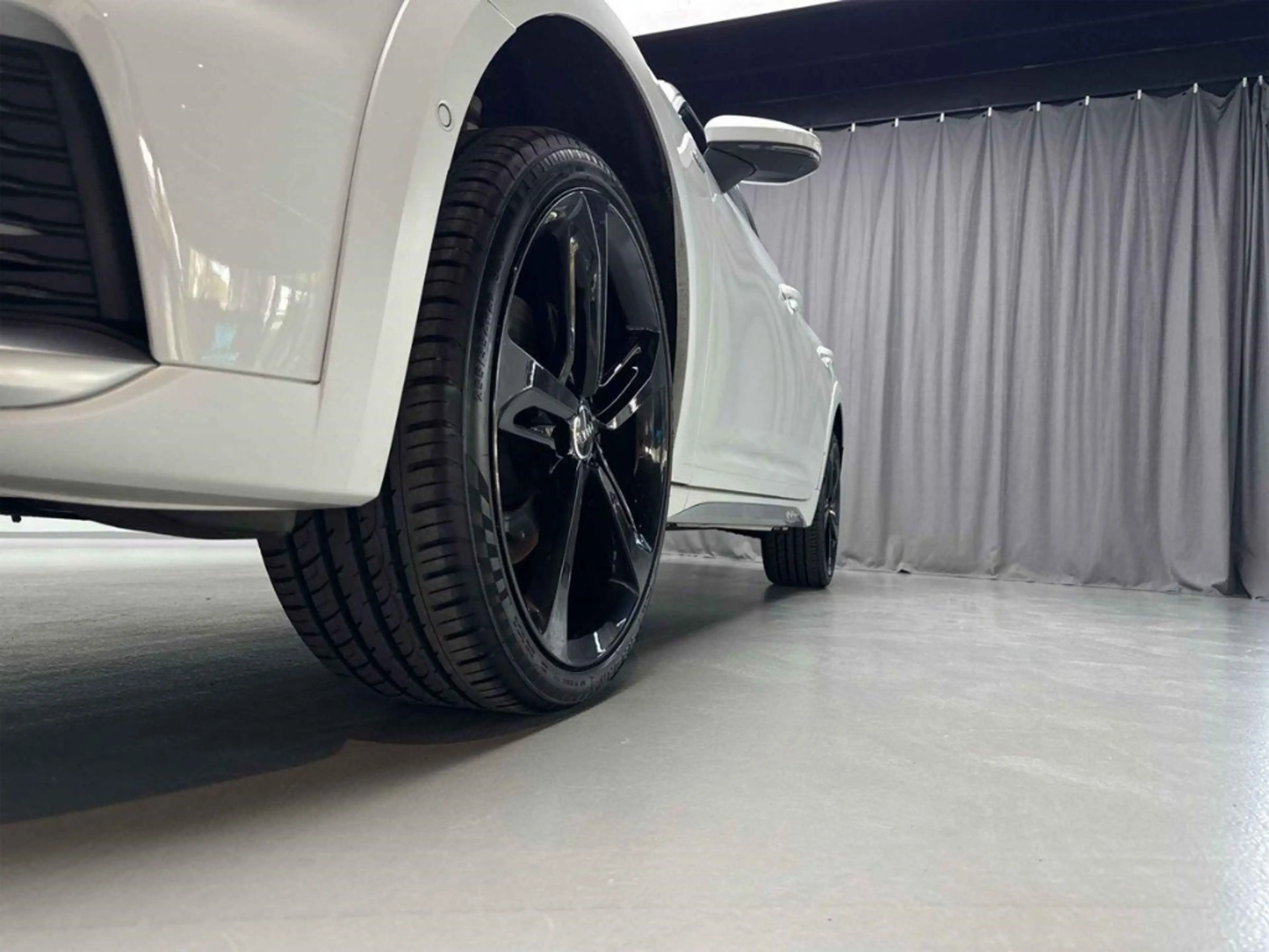 Audi A6 allroad quattro  50 TDI B&O Luft Matrix Pano — photo 12