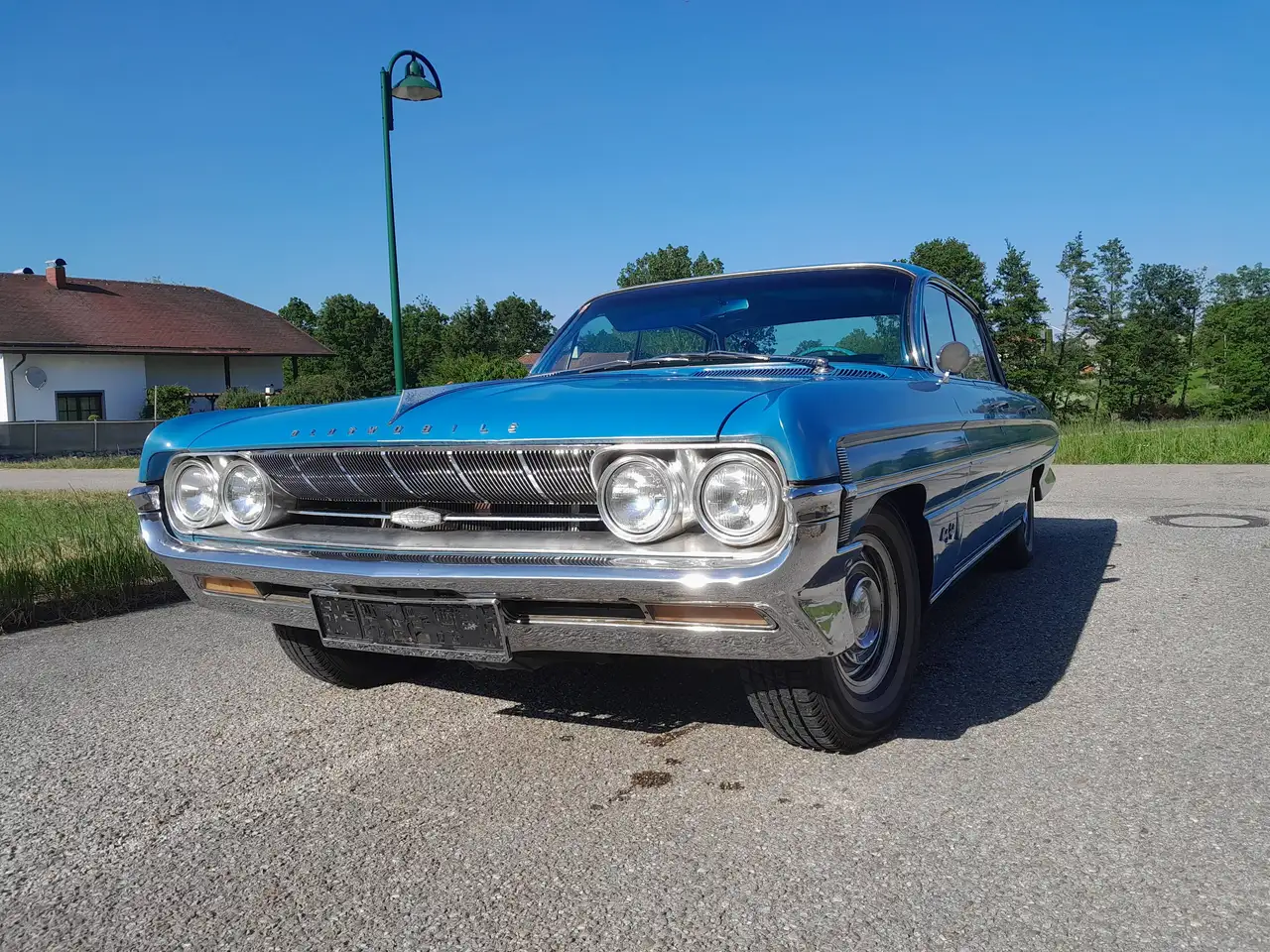 Oldsmobile Holiday Ninety Eight, foto 2
