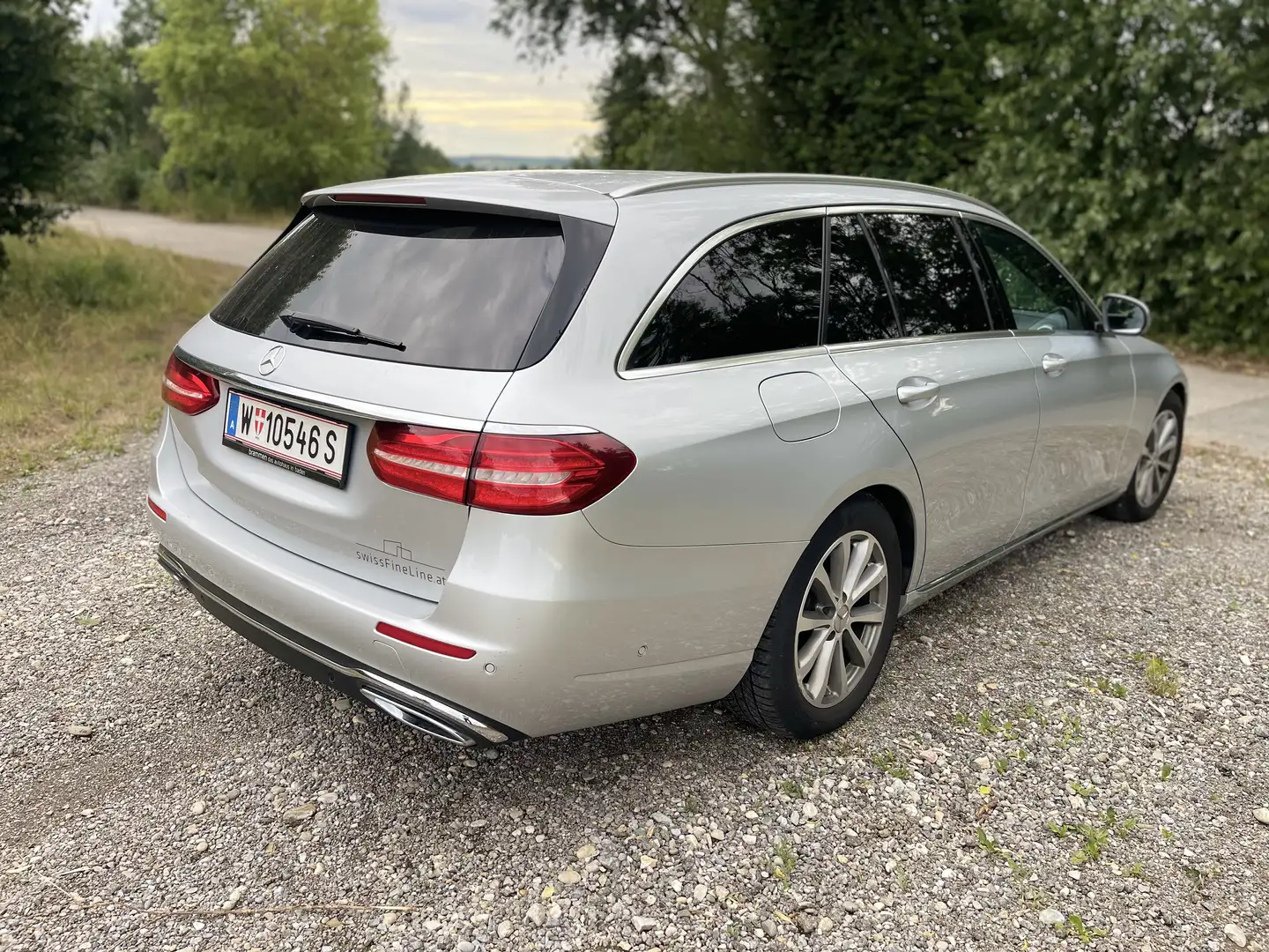 Mercedes-Benz E 220 d T 9G-TRONIC - 2