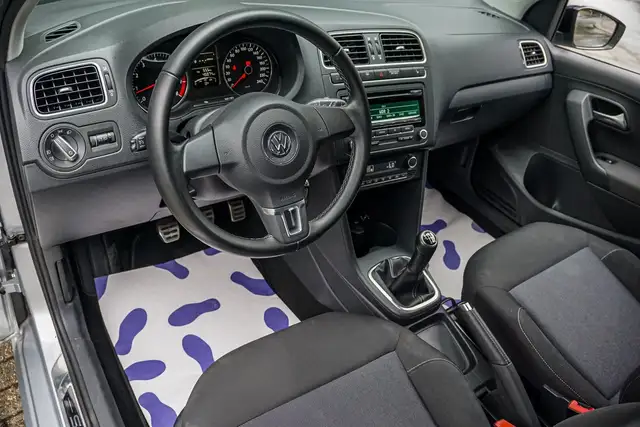 Volkswagen Polo view 9
