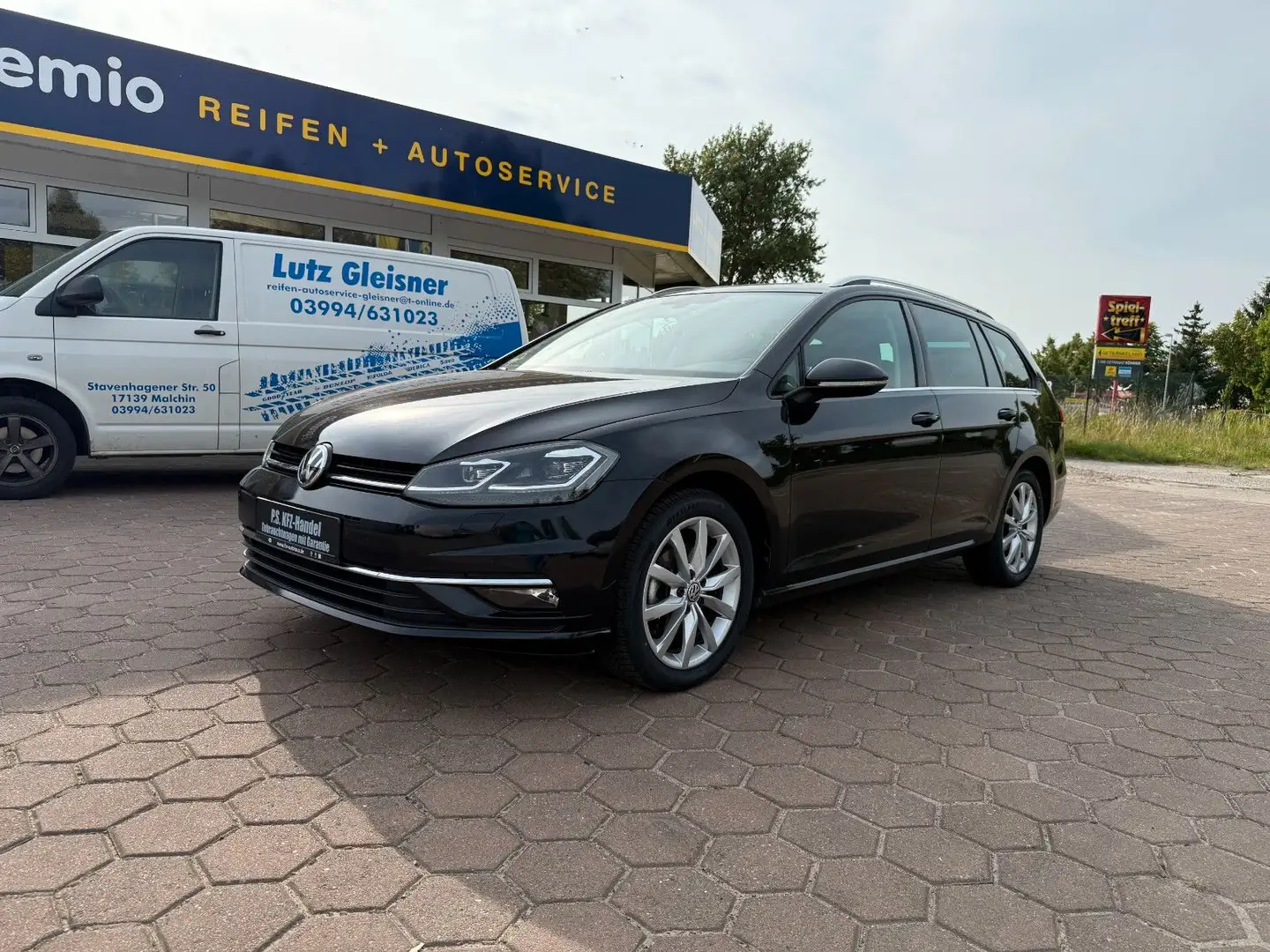 Volkswagen Golf VII Variant Highline DSG AHK Schwarz - 1