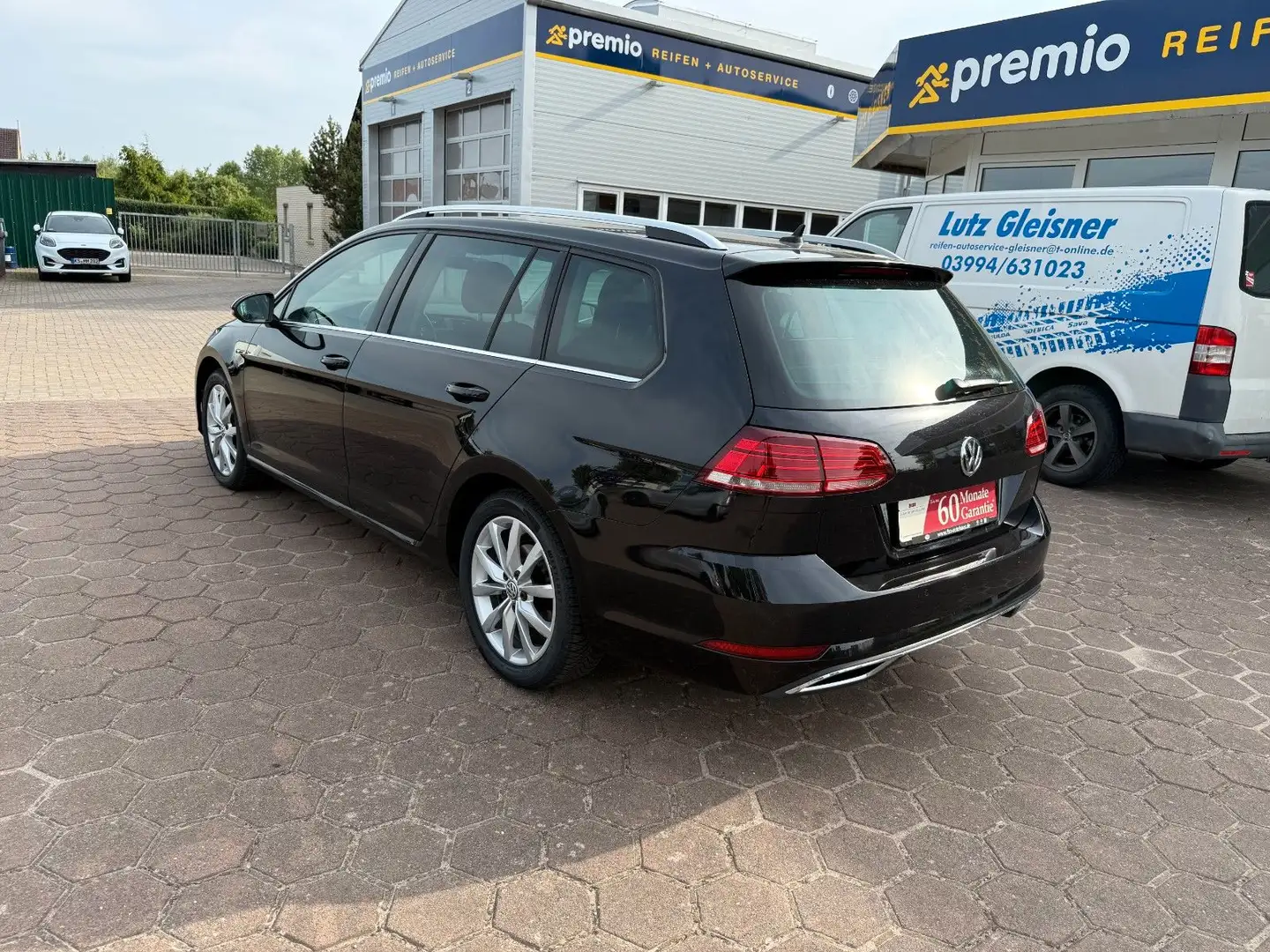 Volkswagen Golf VII Variant Highline DSG AHK Schwarz - 2