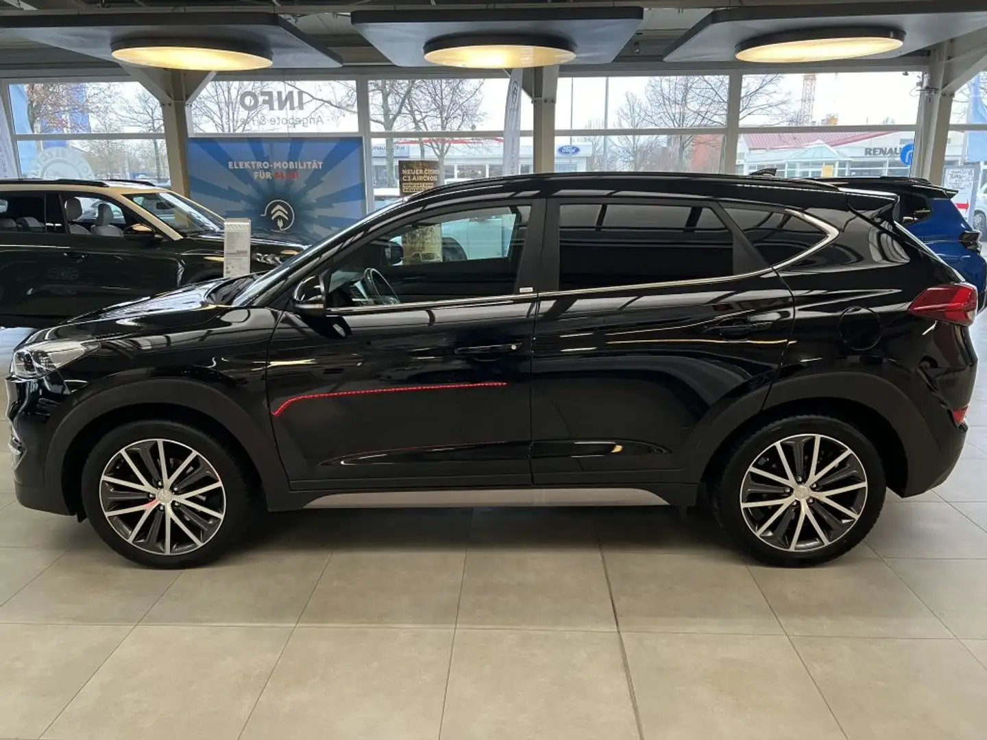 Hyundai TUCSON 1.6 Turbo 2WD DCT Passion Plus Schwarz - 2