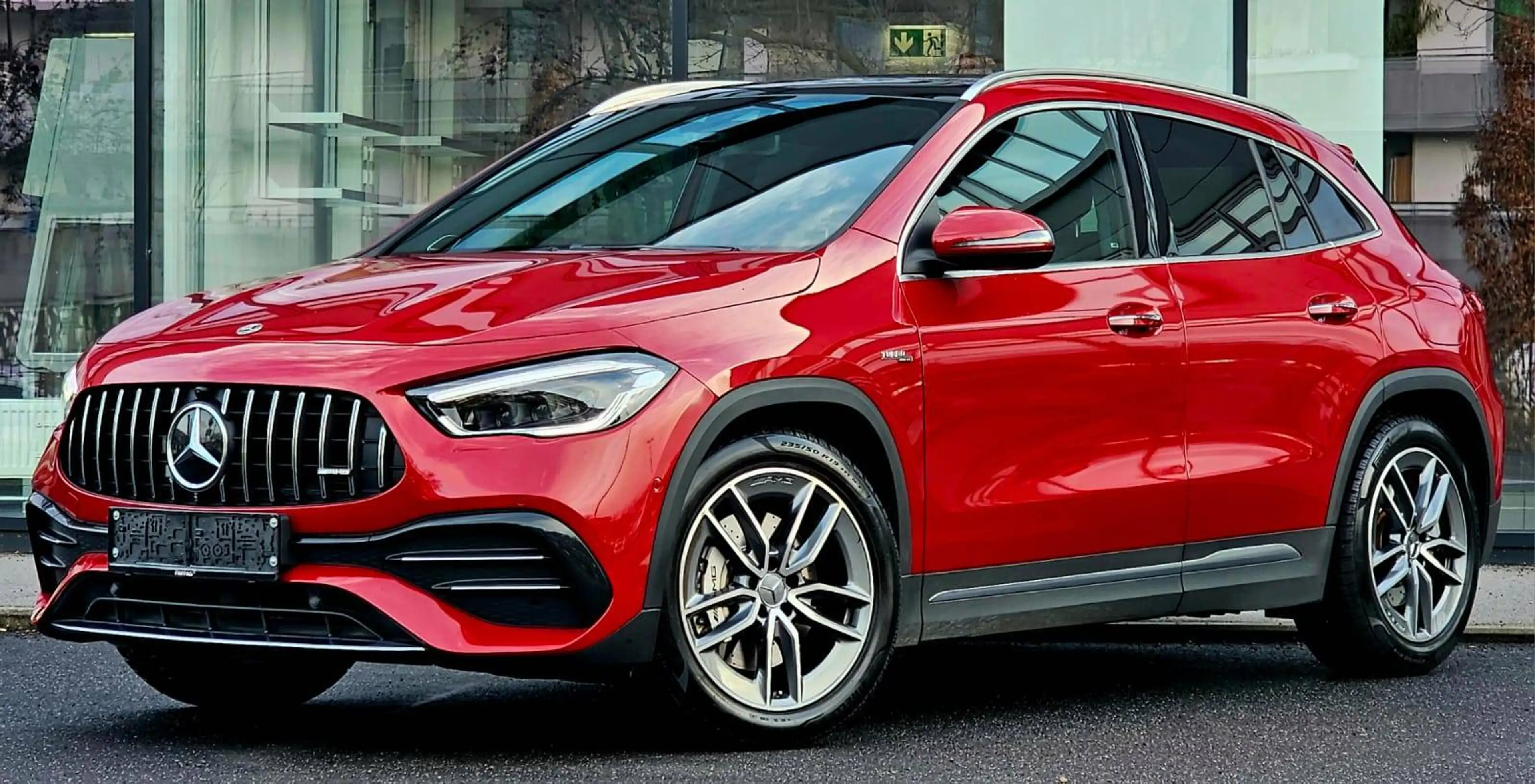 Mercedes-Benz GLA 35 AMG GLA 35 4MATIC Aut."Nur 46.000 Km" "Neues Pickerl" "Neues Service"