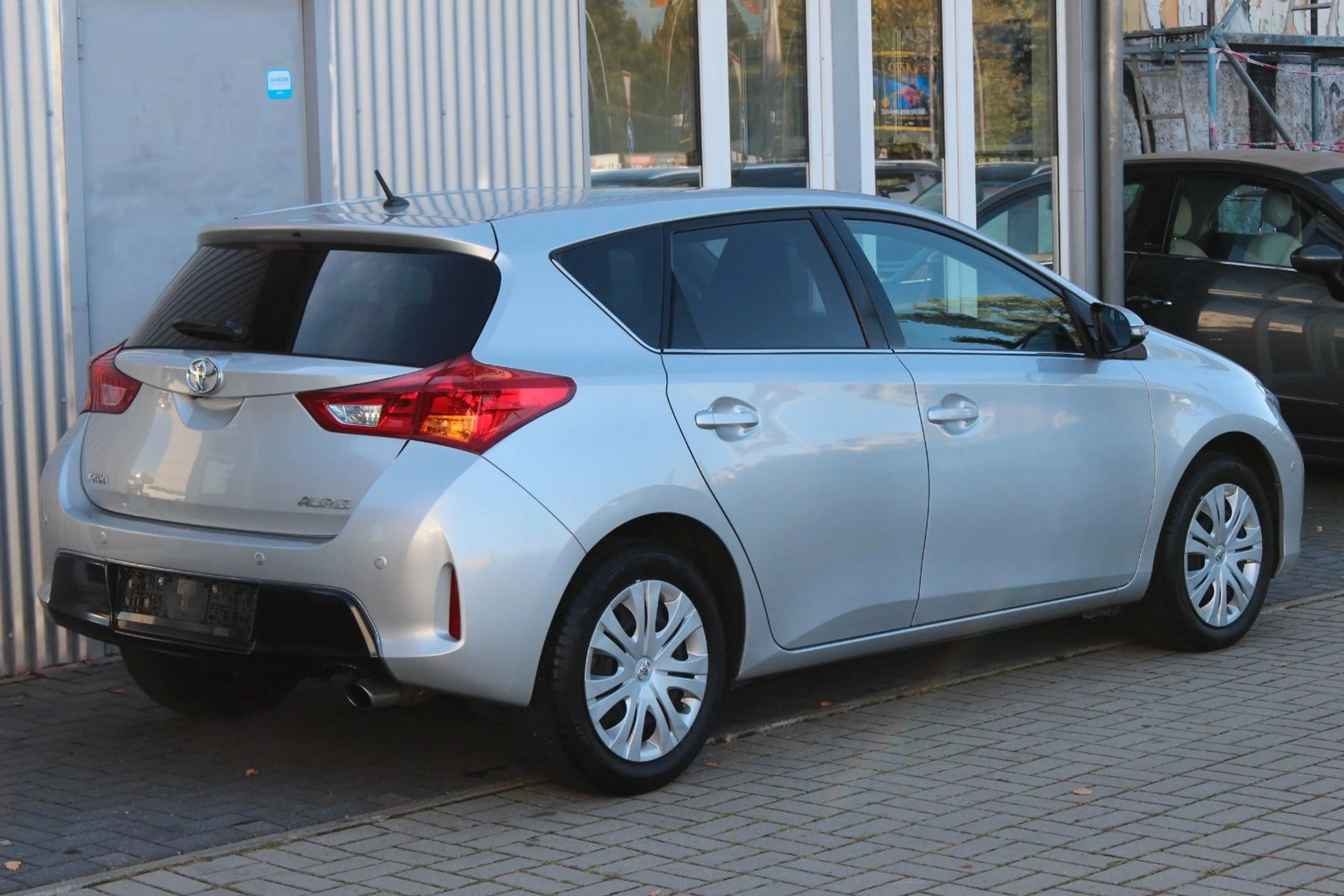 Toyota Auris 1.6i Edition+Navi+Kamera+Standhzg+Klimaaut — photo 2