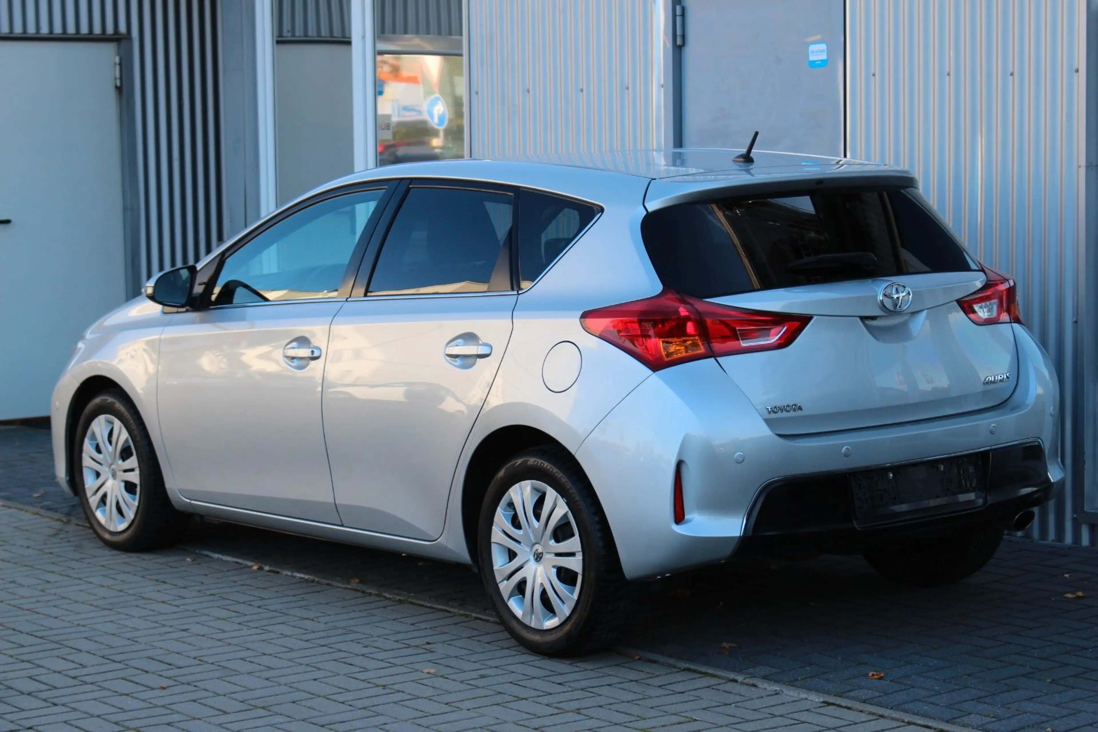 Toyota Auris 1.6i Edition+Navi+Kamera+Standhzg+Klimaaut — photo 4