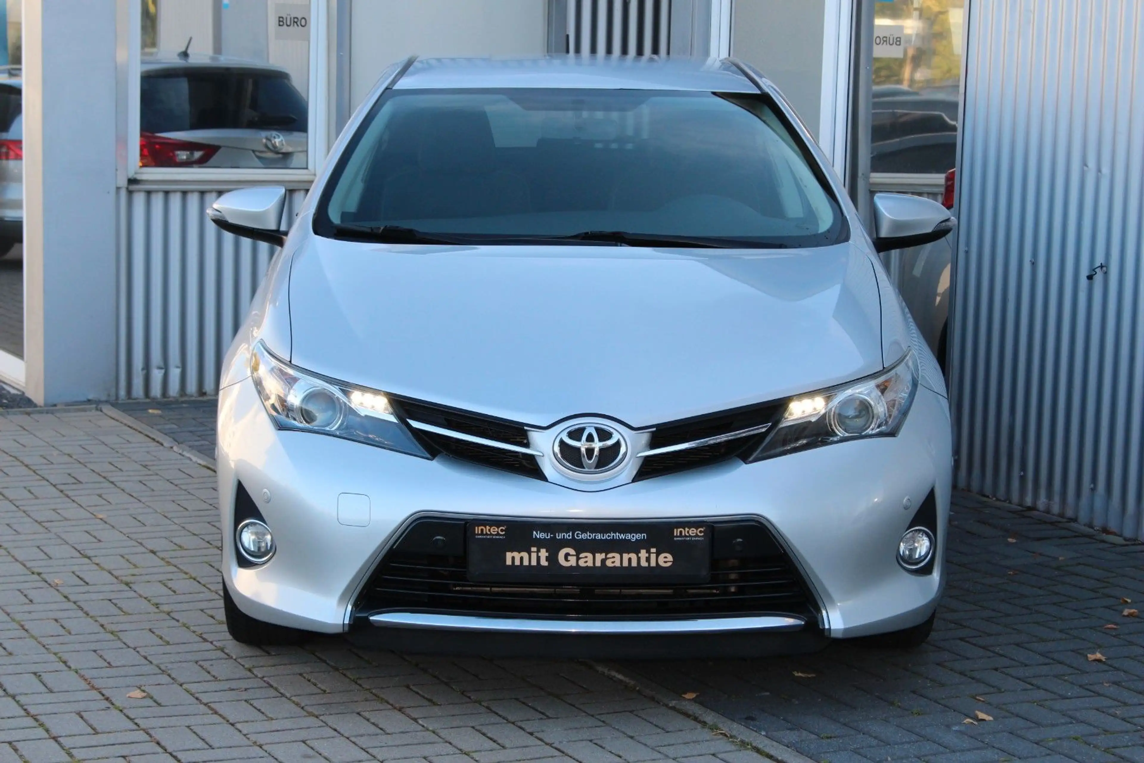 Toyota Auris 1.6i Edition+Navi+Kamera+Standhzg+Klimaaut — photo 7
