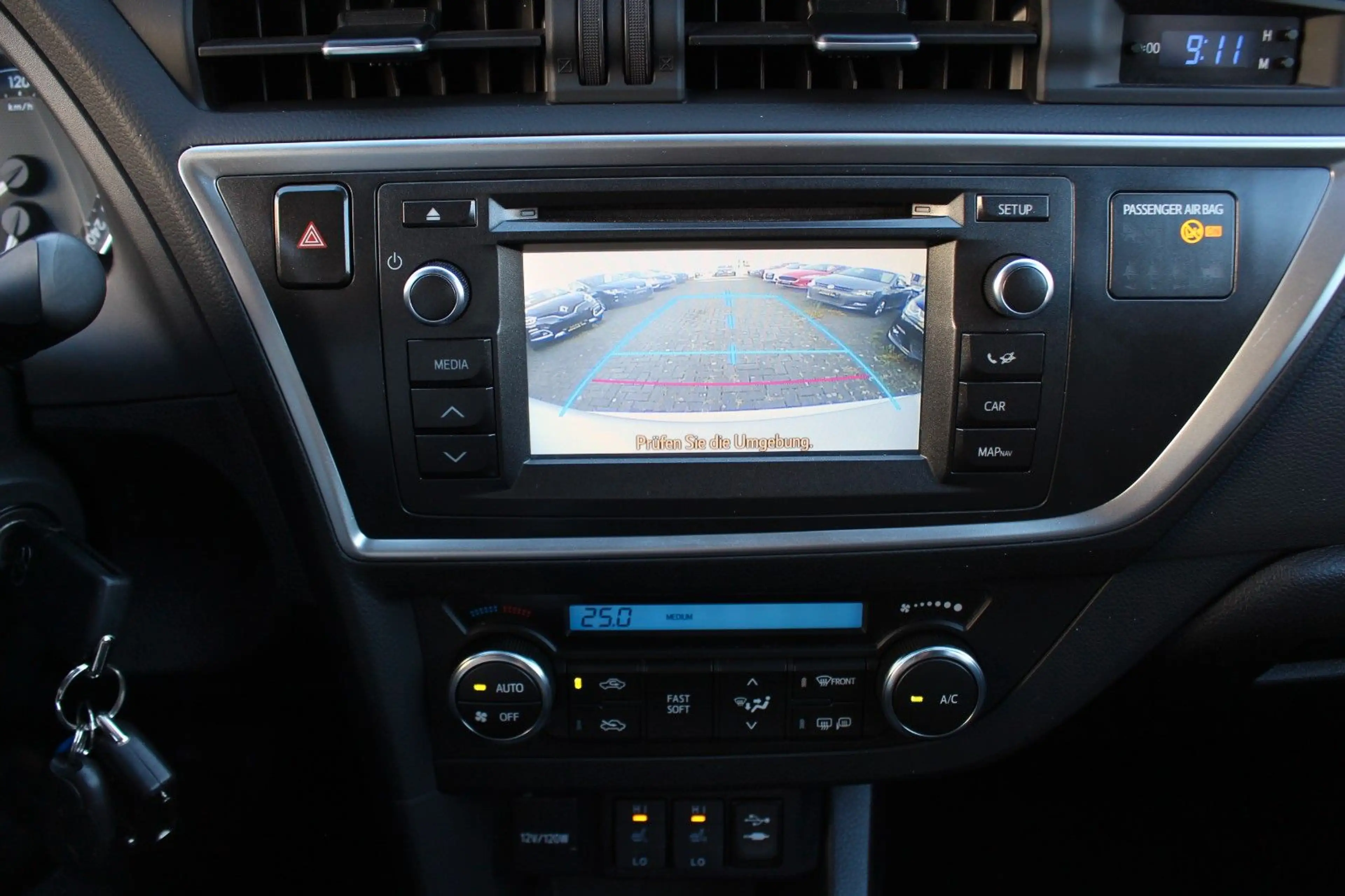 Toyota Auris 1.6i Edition+Navi+Kamera+Standhzg+Klimaaut — photo 14