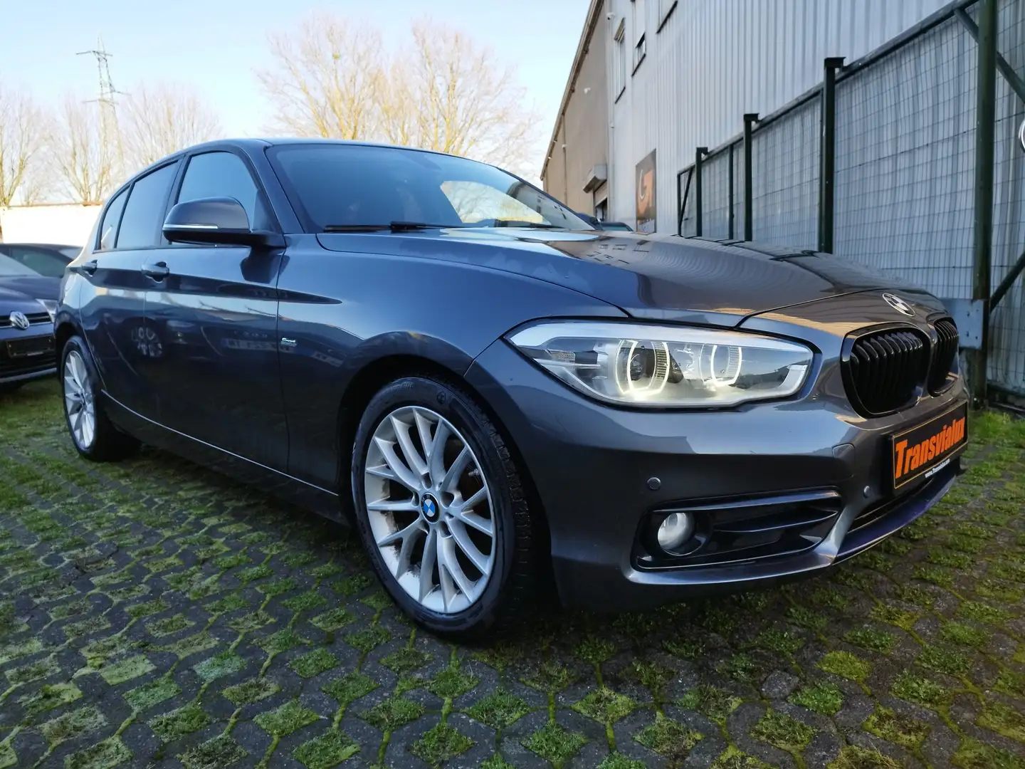 BMW 118 118i Sport Line Gris - 1