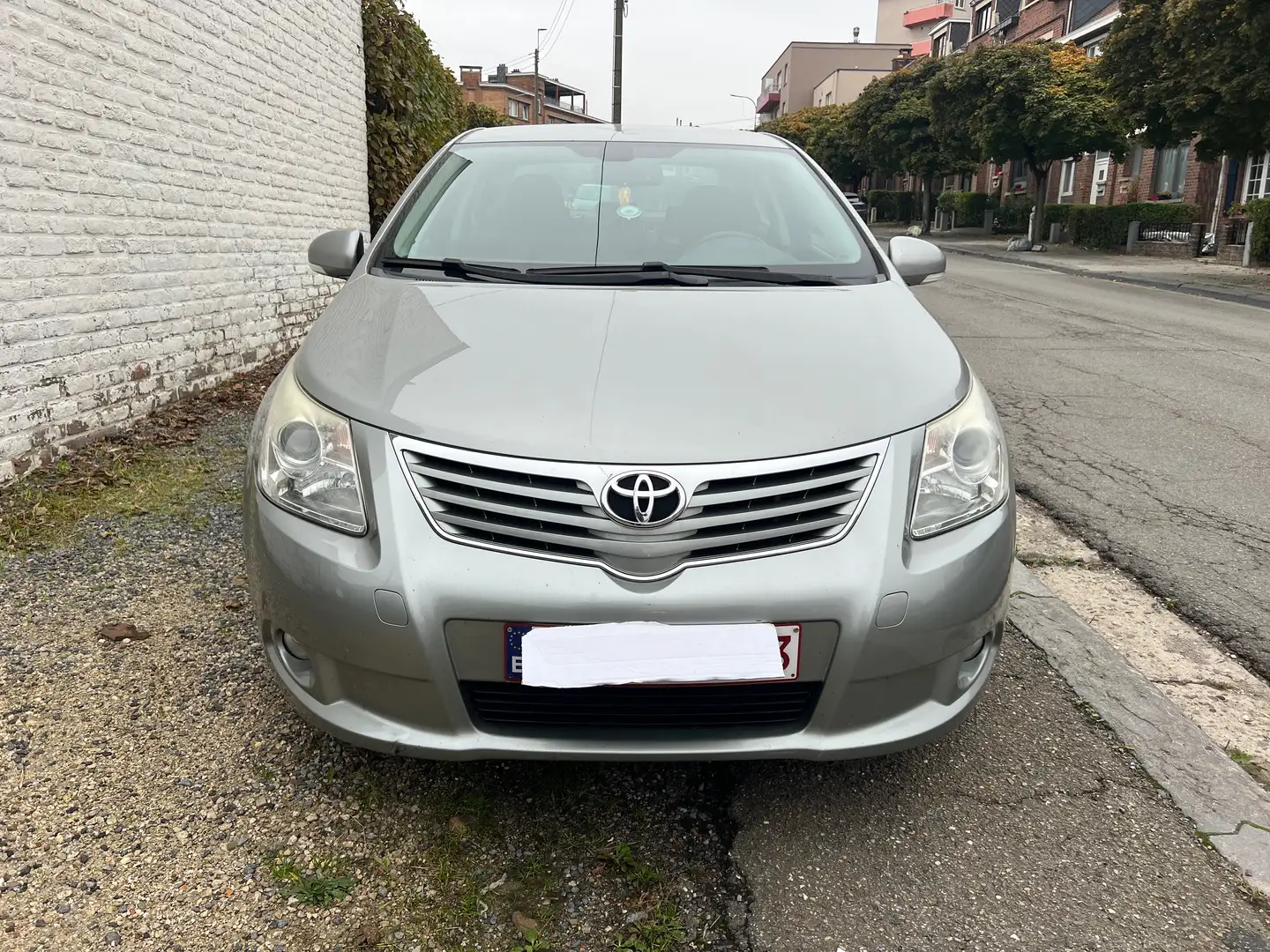 Toyota Avensis 2.0 Turbo D4D 16v Linea Luna - 1