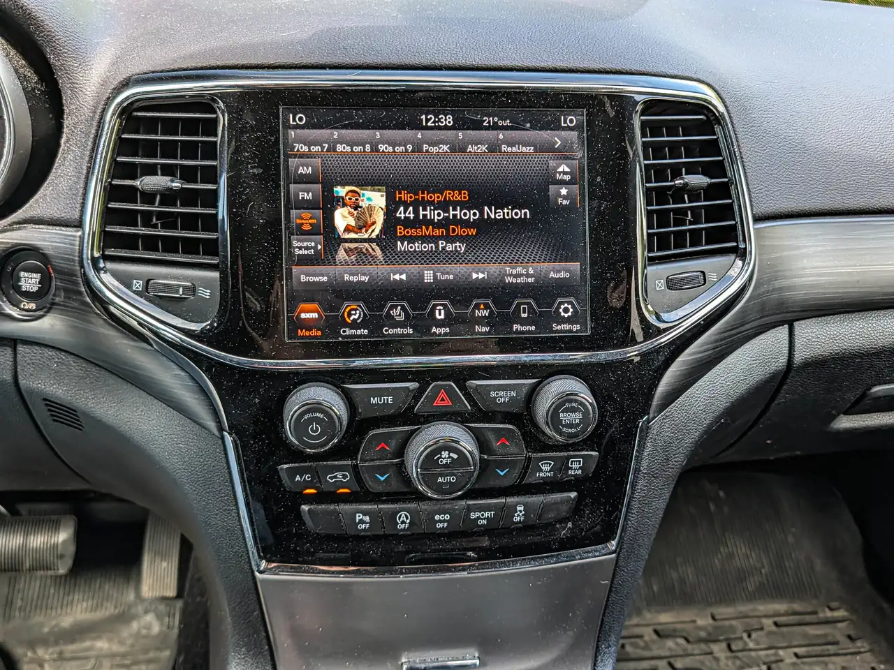 Jeep Grand Cherokee снимка Jeep Grand Cherokee