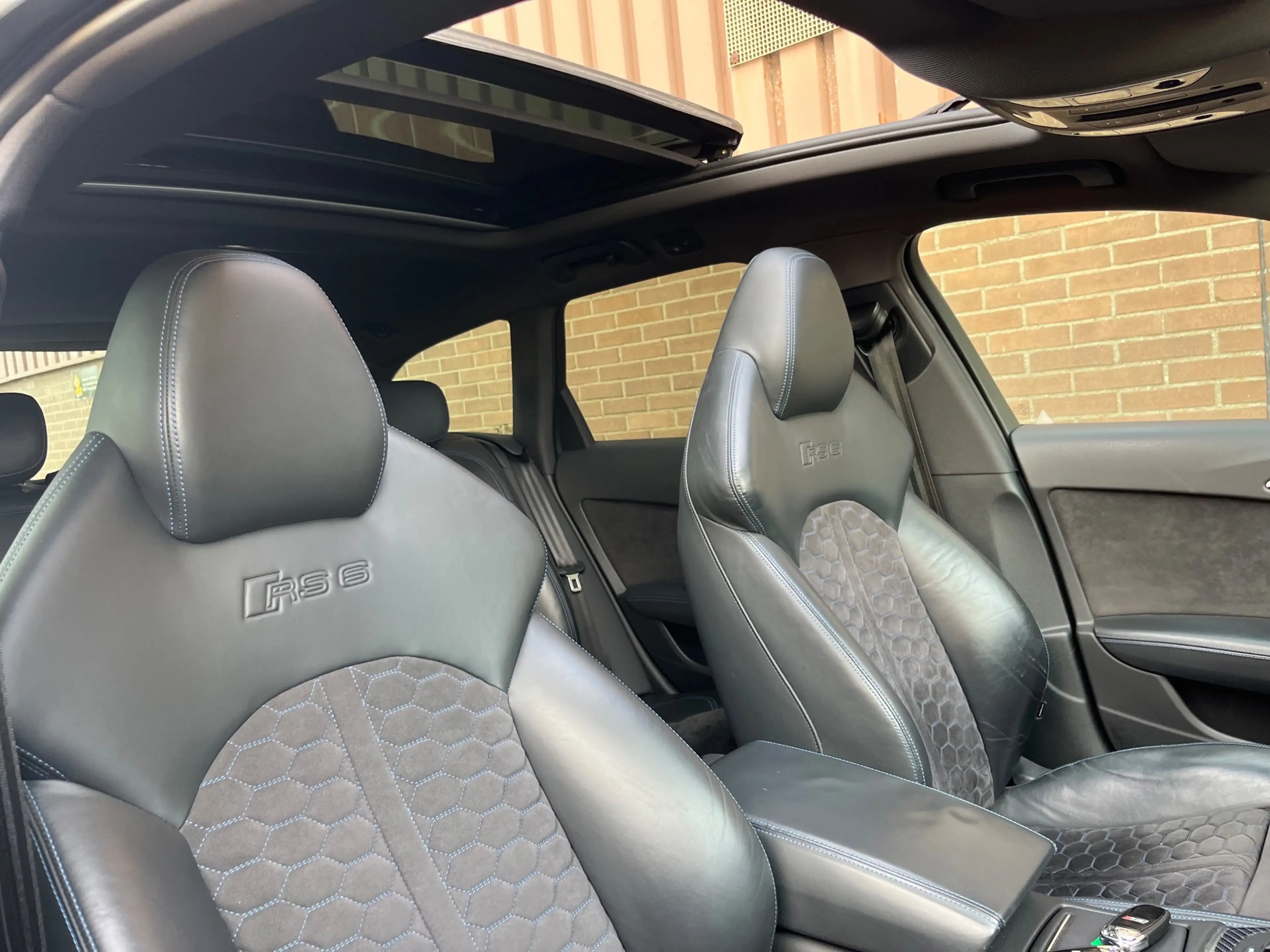 Audi RS6 Avant Quattro Performance Pano 605pk Keramisch Mil — photo 13