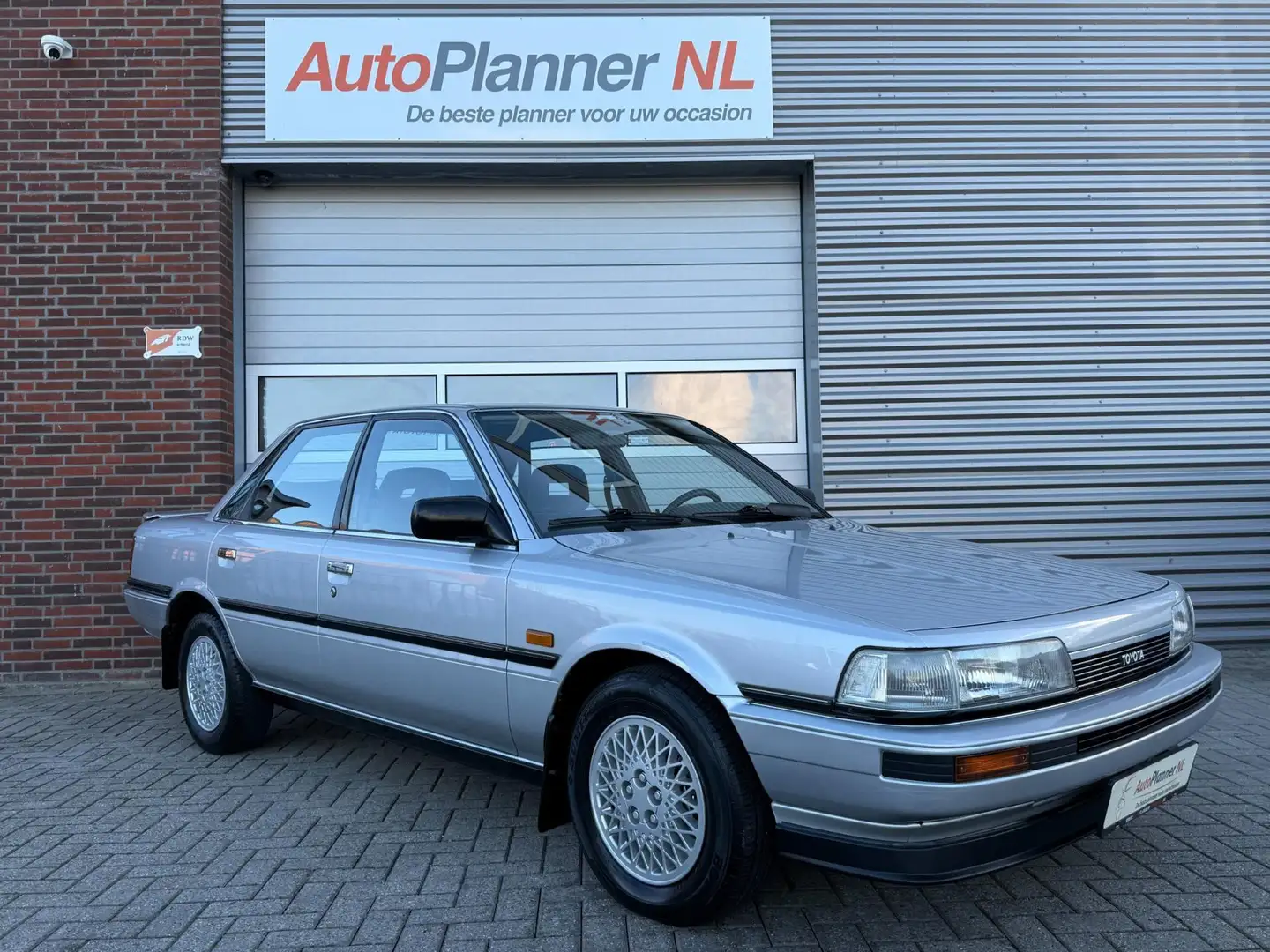 Toyota Camry 2.0 Turbodiesel XL! Lage kmstand! Uniek! Gris - 1