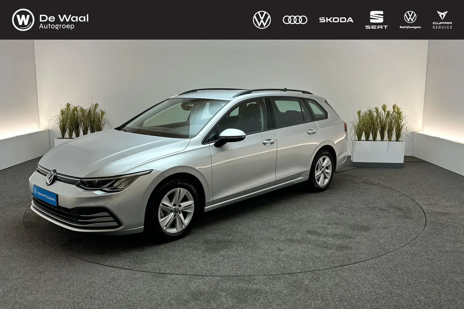 Volkswagen Golf Variant 1.0 eTSI 110pk DSG Life | Navigatie, Adaptive Crui Plateado - 1