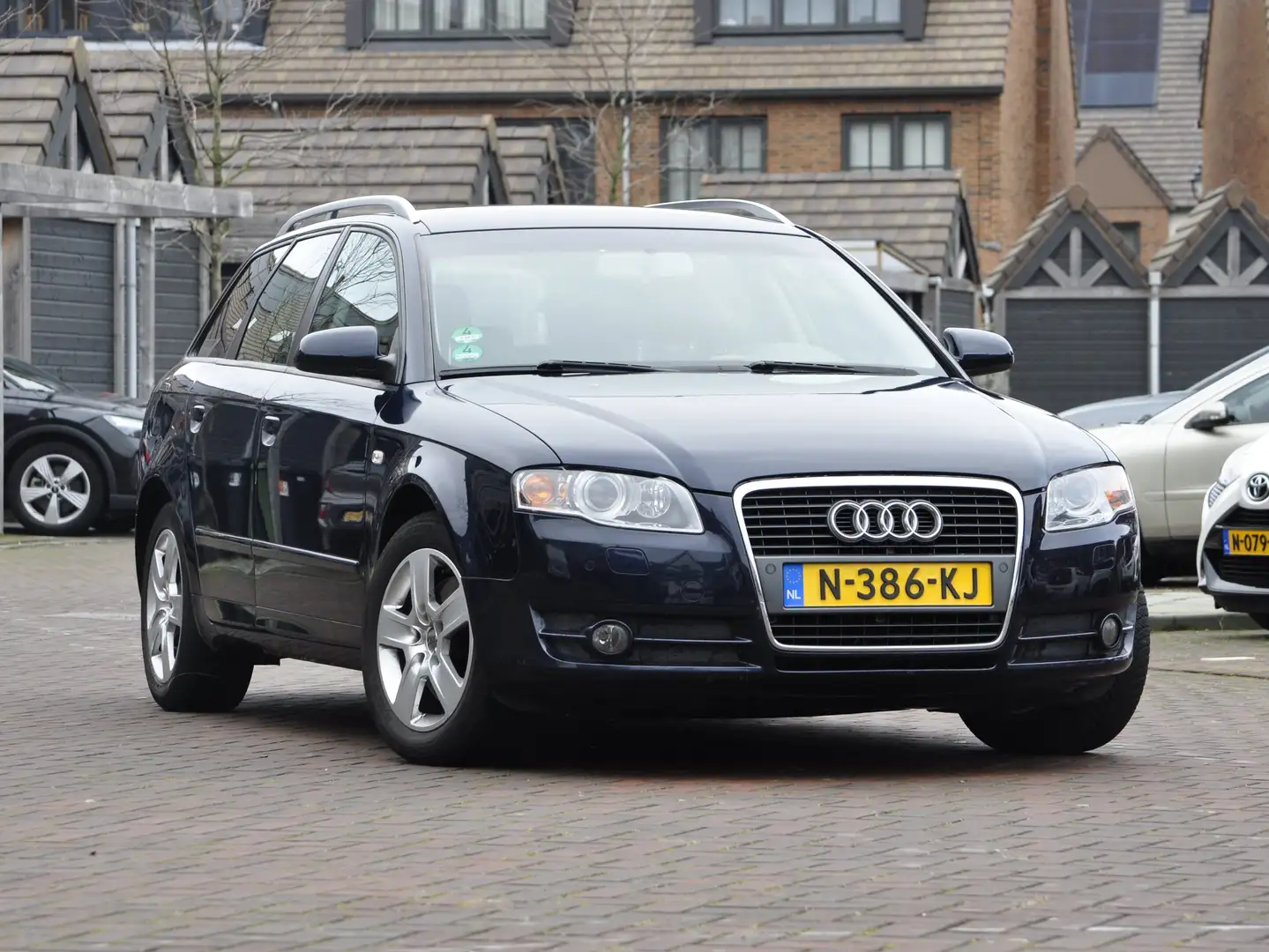 Audi A4 1.8 Turbo, Automaat, Cruise Control, Youngtimer Blauw - 1
