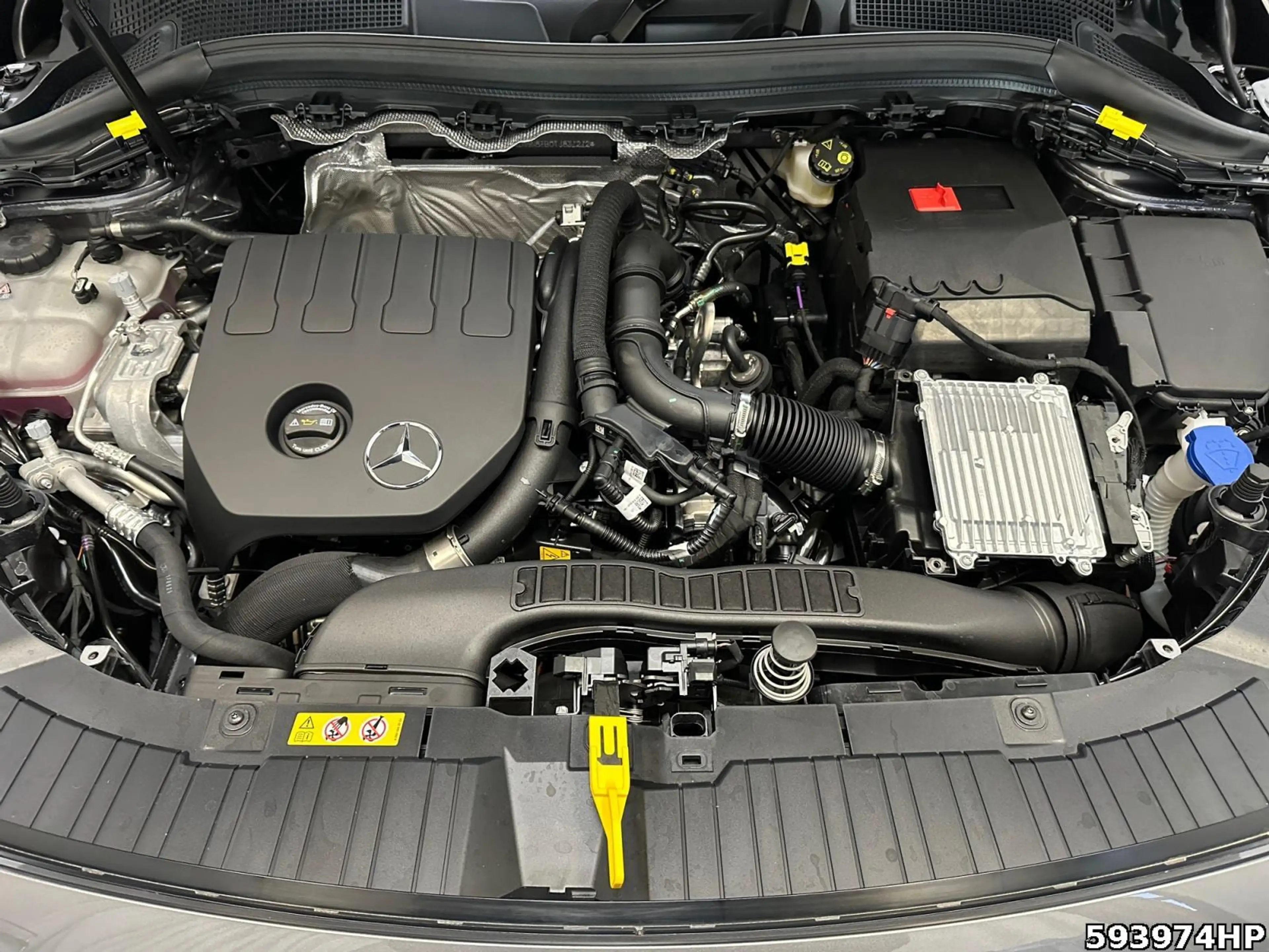 Mercedes-Benz GLA 180 +AMG-LINE+FAHRASSIST+MULTIBEAM+KEYLESS+ — photo 7