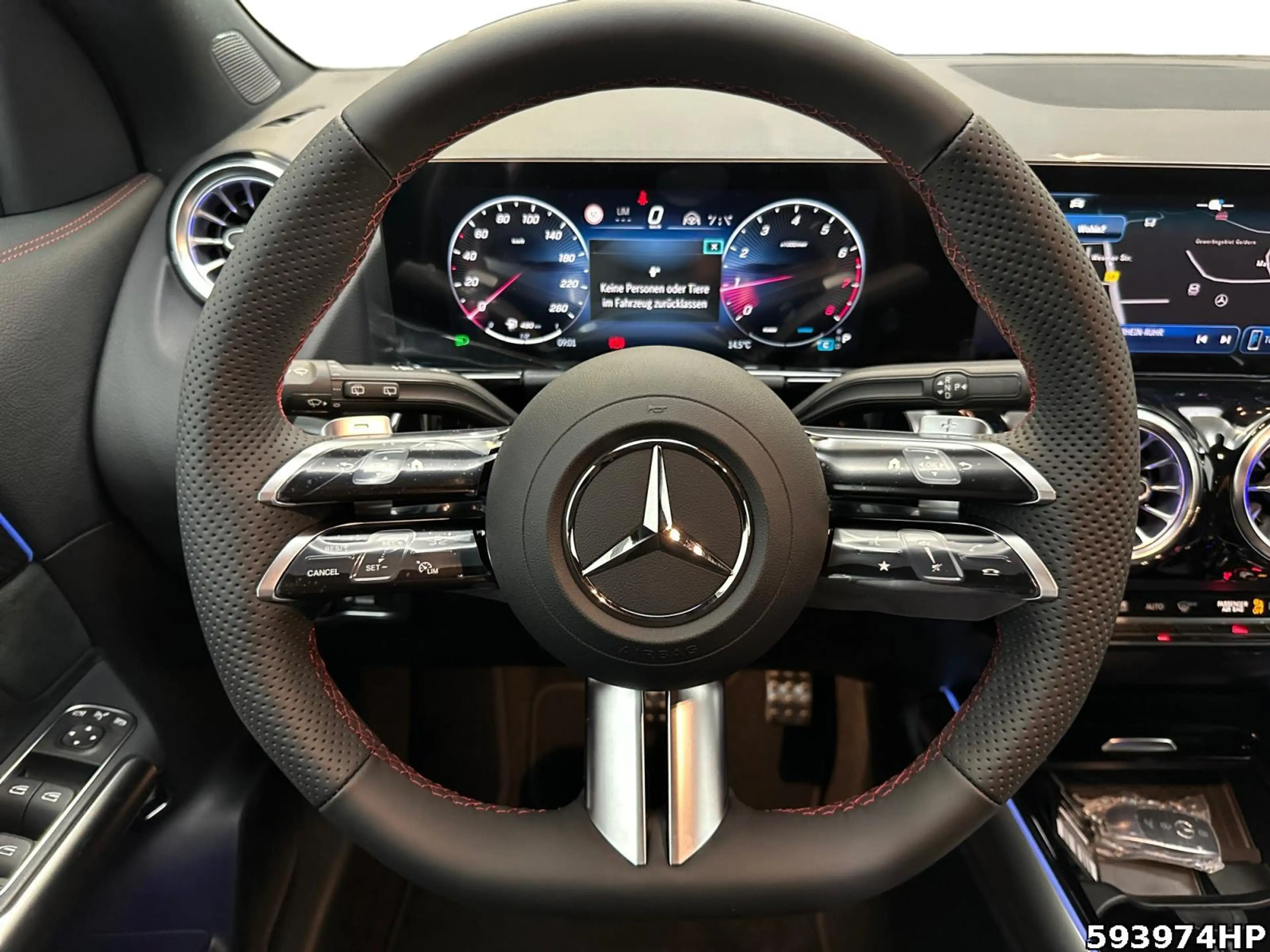 Mercedes-Benz GLA 180 +AMG-LINE+FAHRASSIST+MULTIBEAM+KEYLESS+ — photo 13