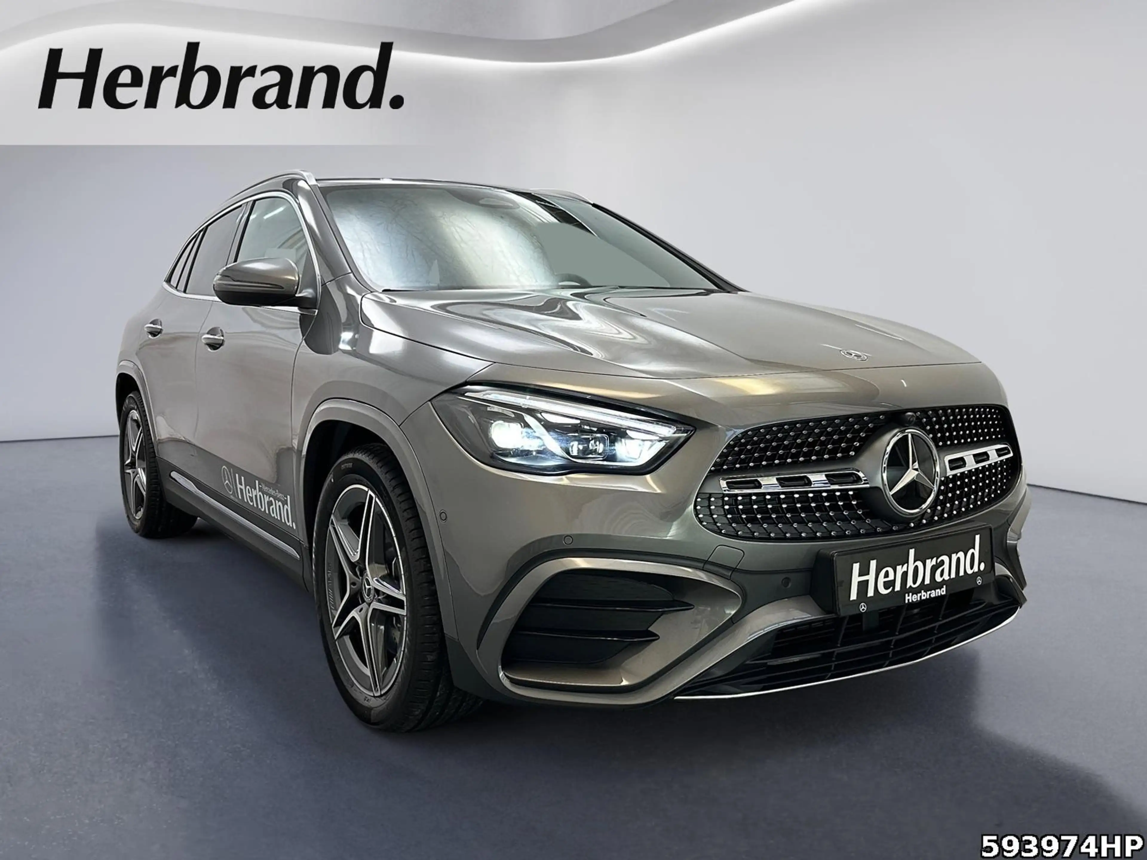 Mercedes-Benz GLA 180 +AMG-LINE+FAHRASSIST+MULTIBEAM+KEYLESS+ — photo 2