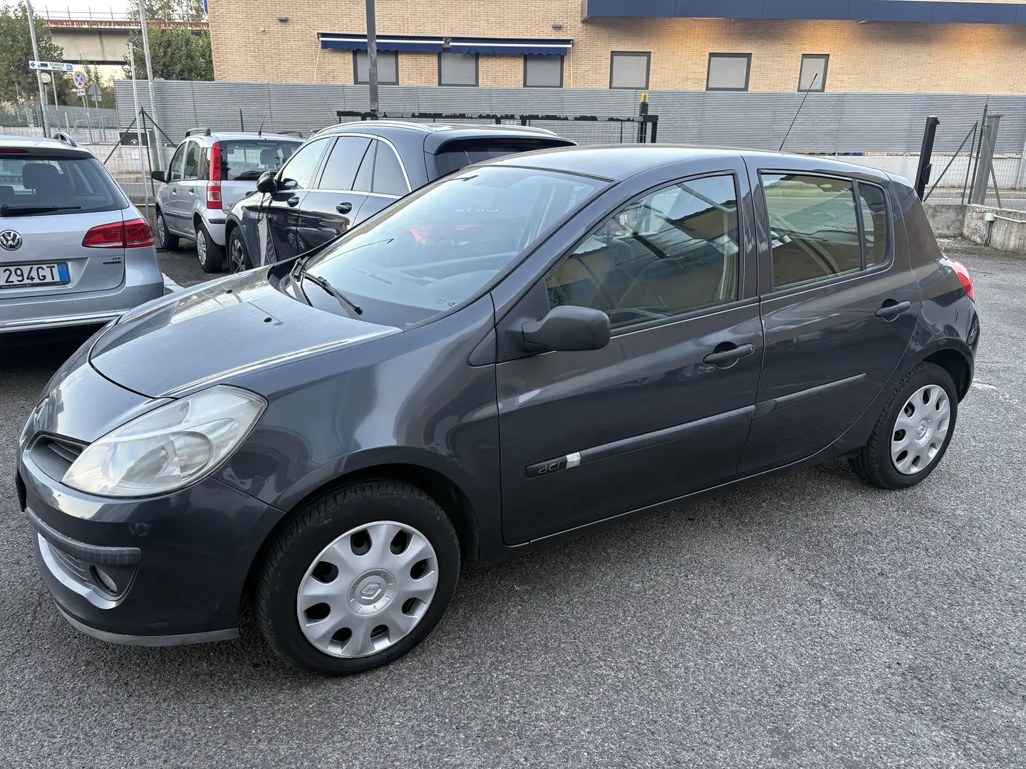 Renault Clio 5p 1.5 dci Dynamique - 1