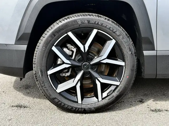 Jeep Compass view 4