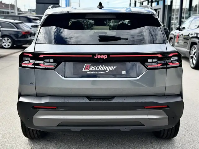 Jeep Compass view 6