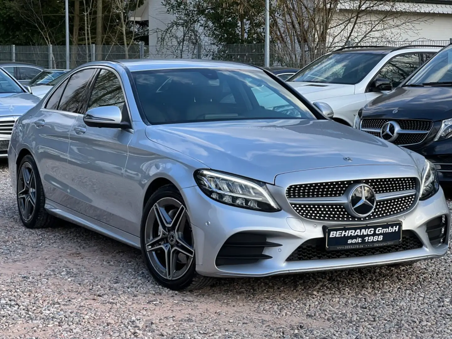 Mercedes-Benz C 180 *AMG-LINE*LED*NAVI*9-G-TRONIC*360°KAMERA* Silber - 1