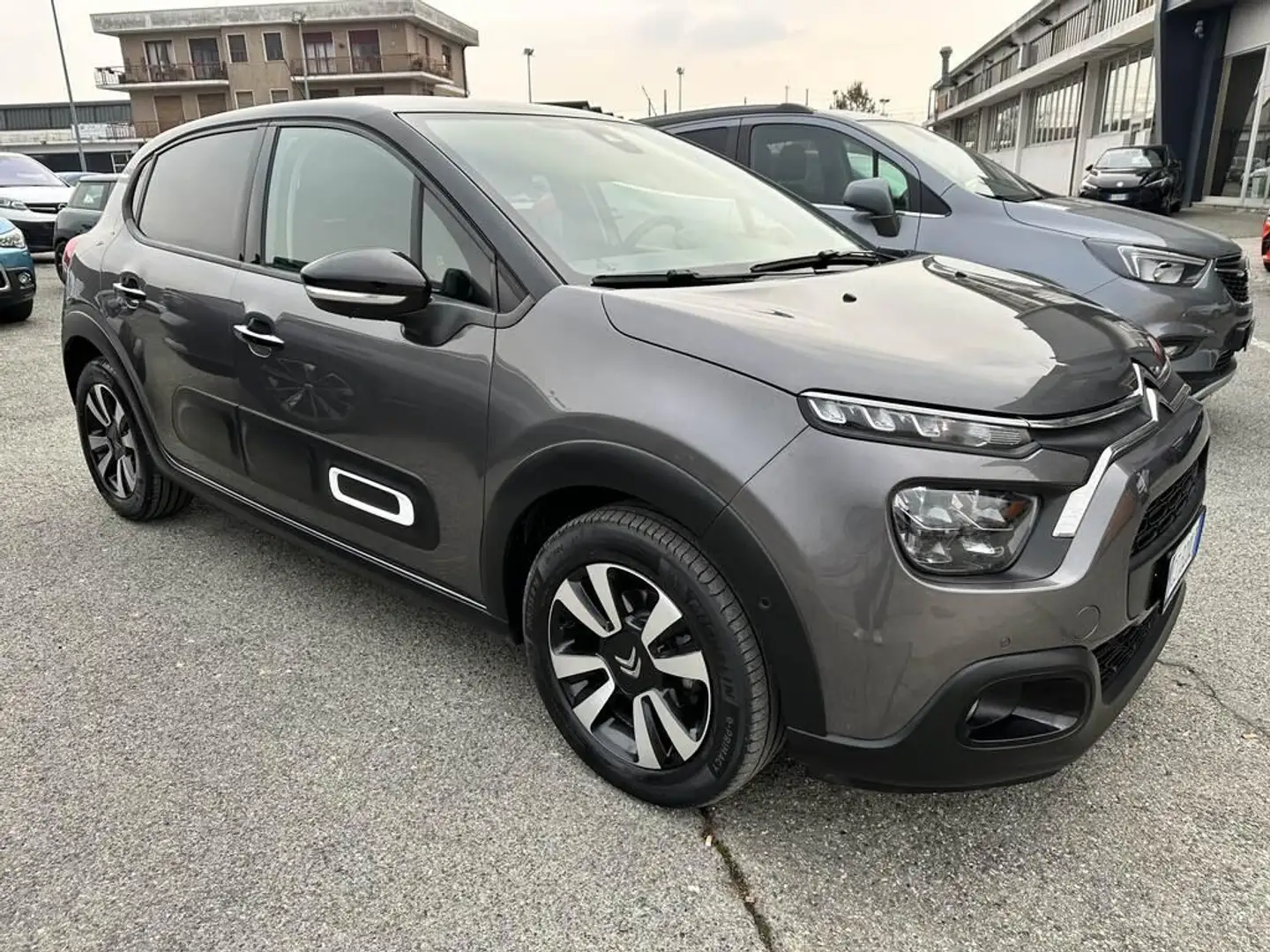 Citroen C3 1.2 puretech Shine s&s 110cv Grau - 2