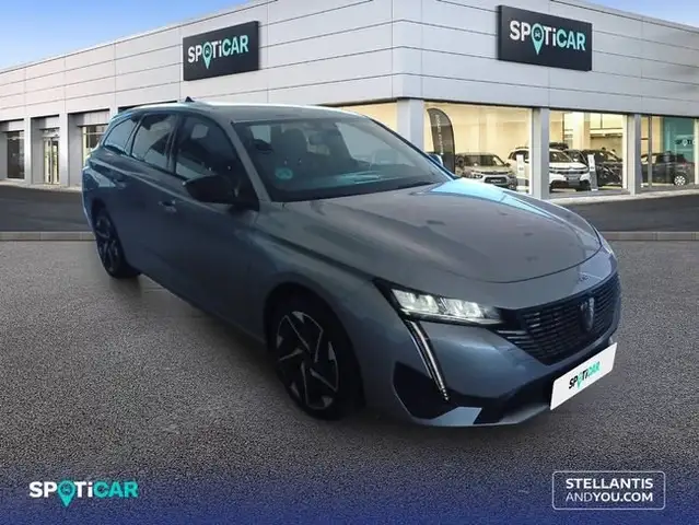 Peugeot 308 view 3