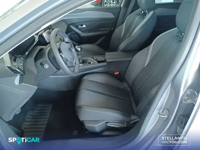 Peugeot 308 view 9