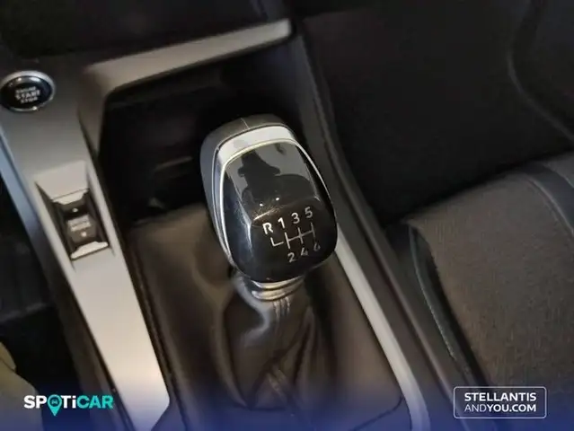 Peugeot 308 view 15