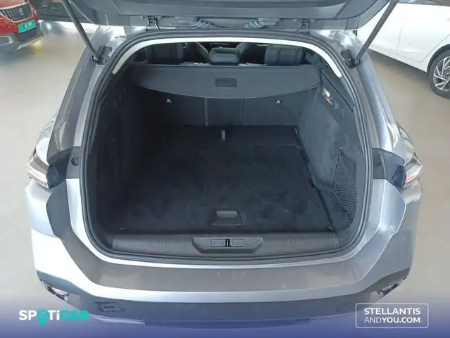 Peugeot 308 view 6