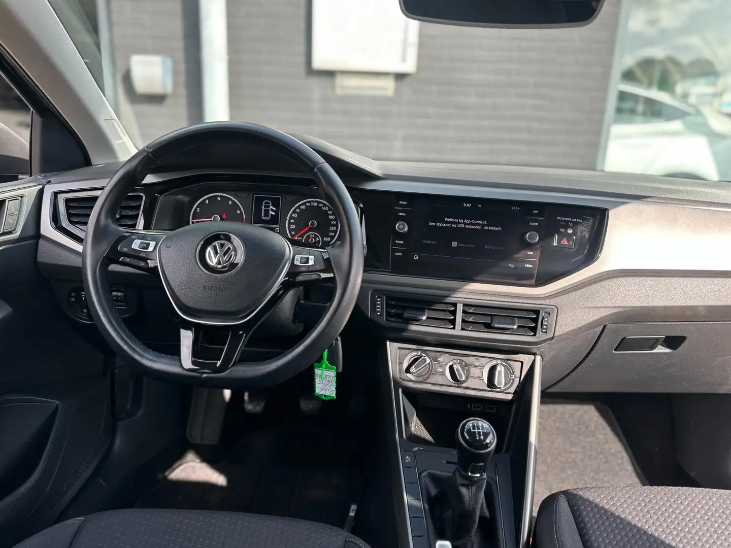 Volkswagen Polo 1.0 MPI Comfortline/1 STE EIG/APP-CONNECT/AIRCO/NL Gris - 2
