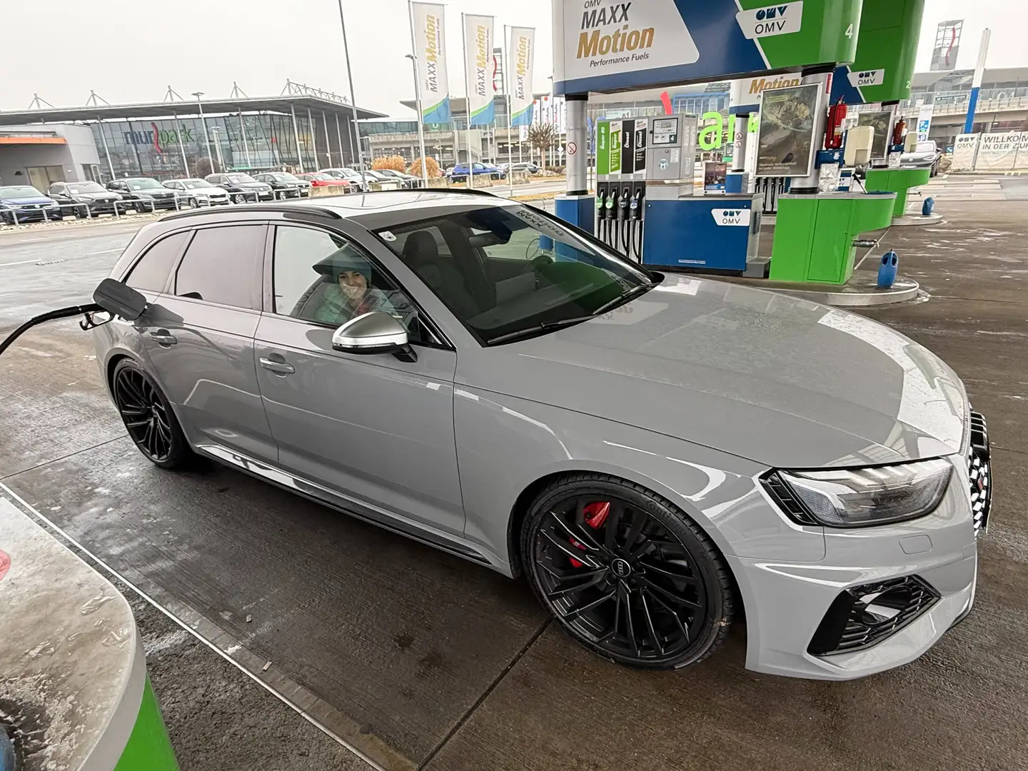 Audi RS4 RS4 Avant TFSI Tiptronic Grau - 2
